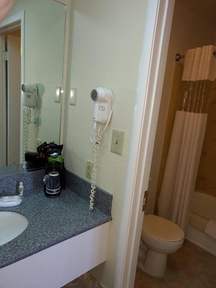 Travelers Motel photo 15