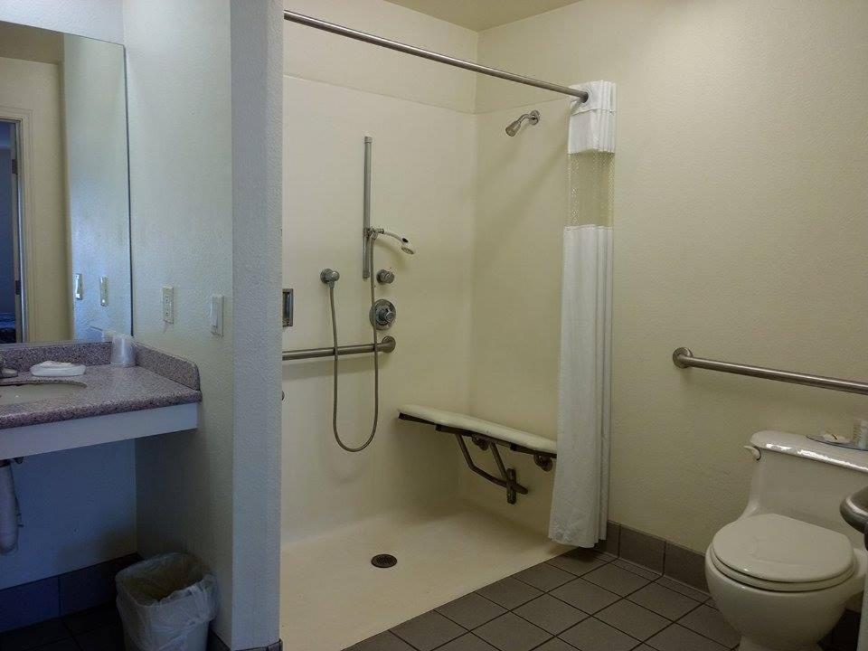 Travelers Motel photo 17
