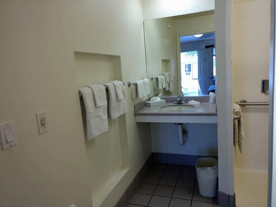 Travelers Motel photo 21