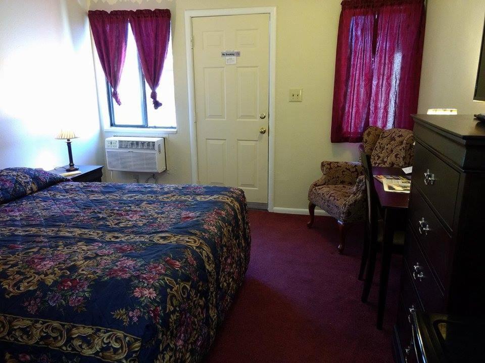 Travelers Motel photo 22