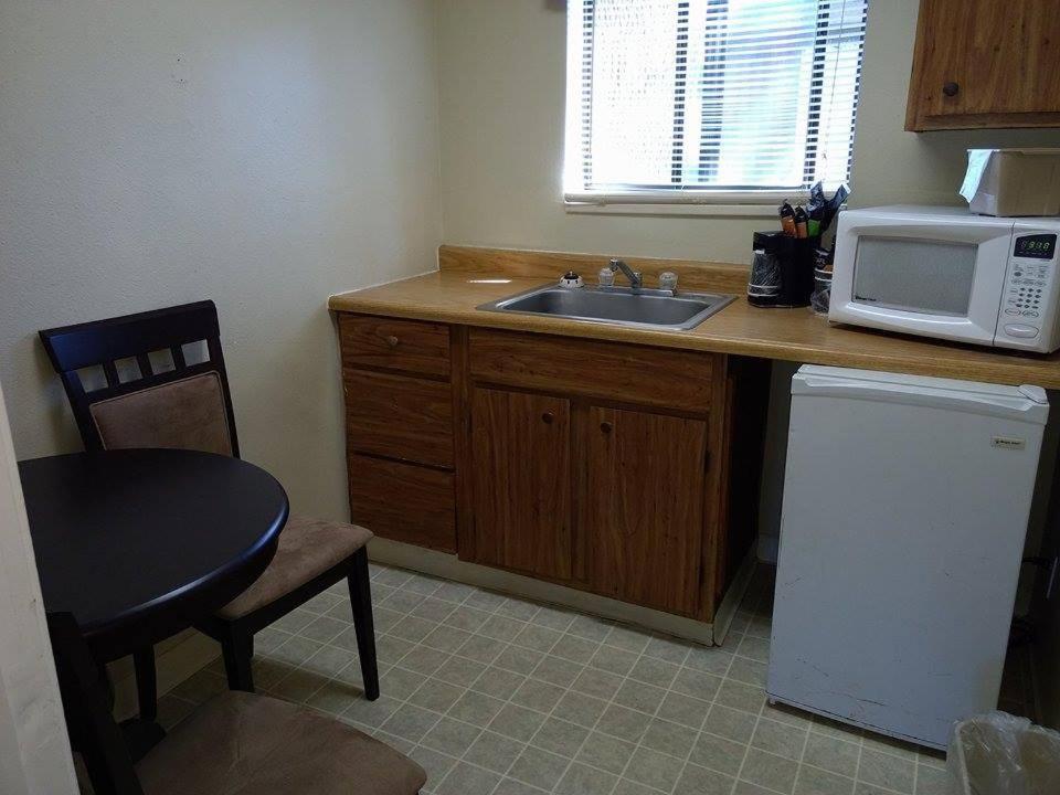 Travelers Motel photo 11