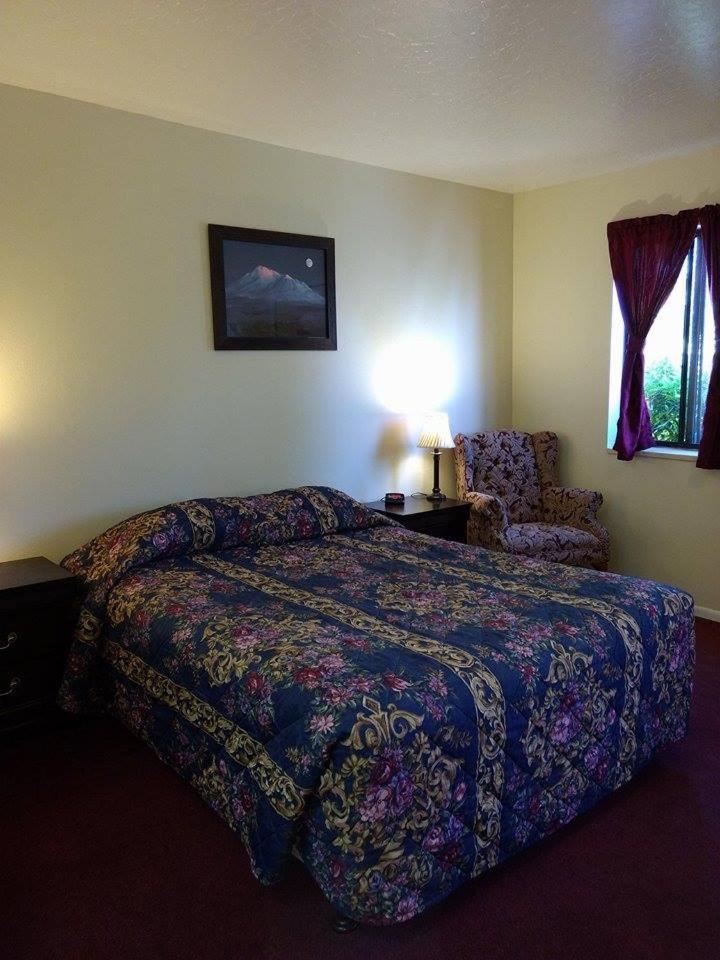 Travelers Motel photo 23