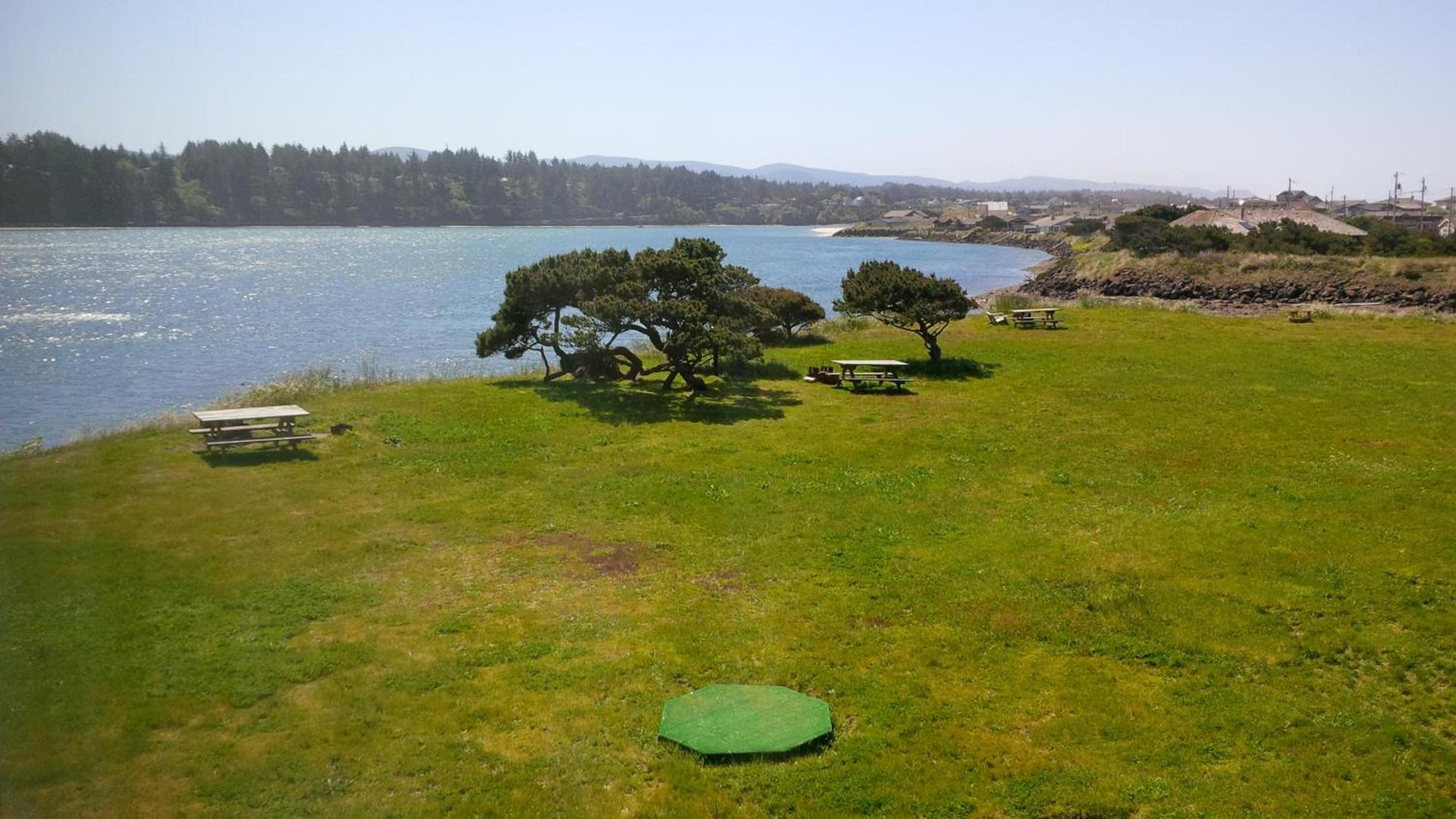 Waldport Bayfront Hotel & Restaurant photo 11
