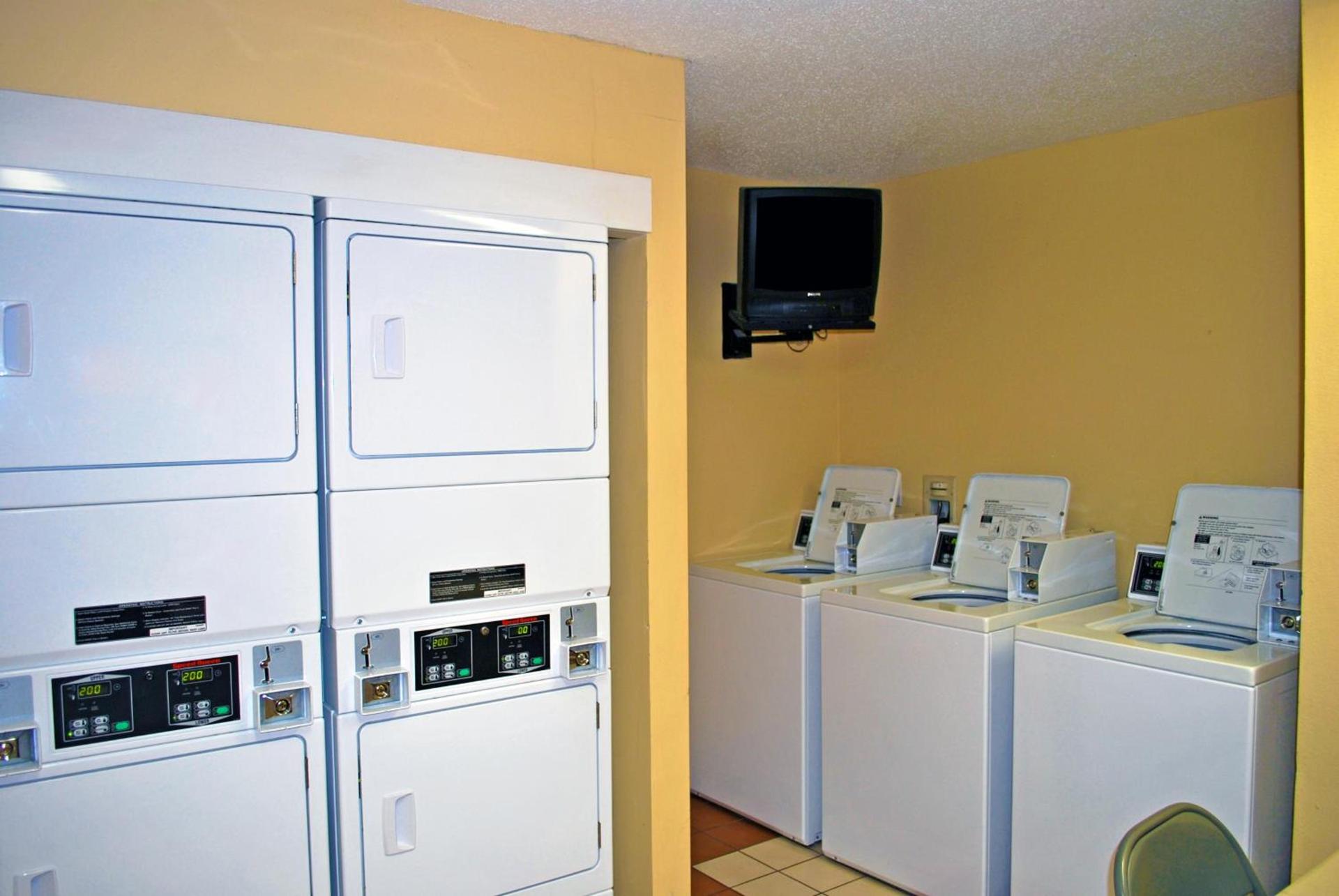 Extended Stay America Select Suites - St Louis - Airport - Central photo 60