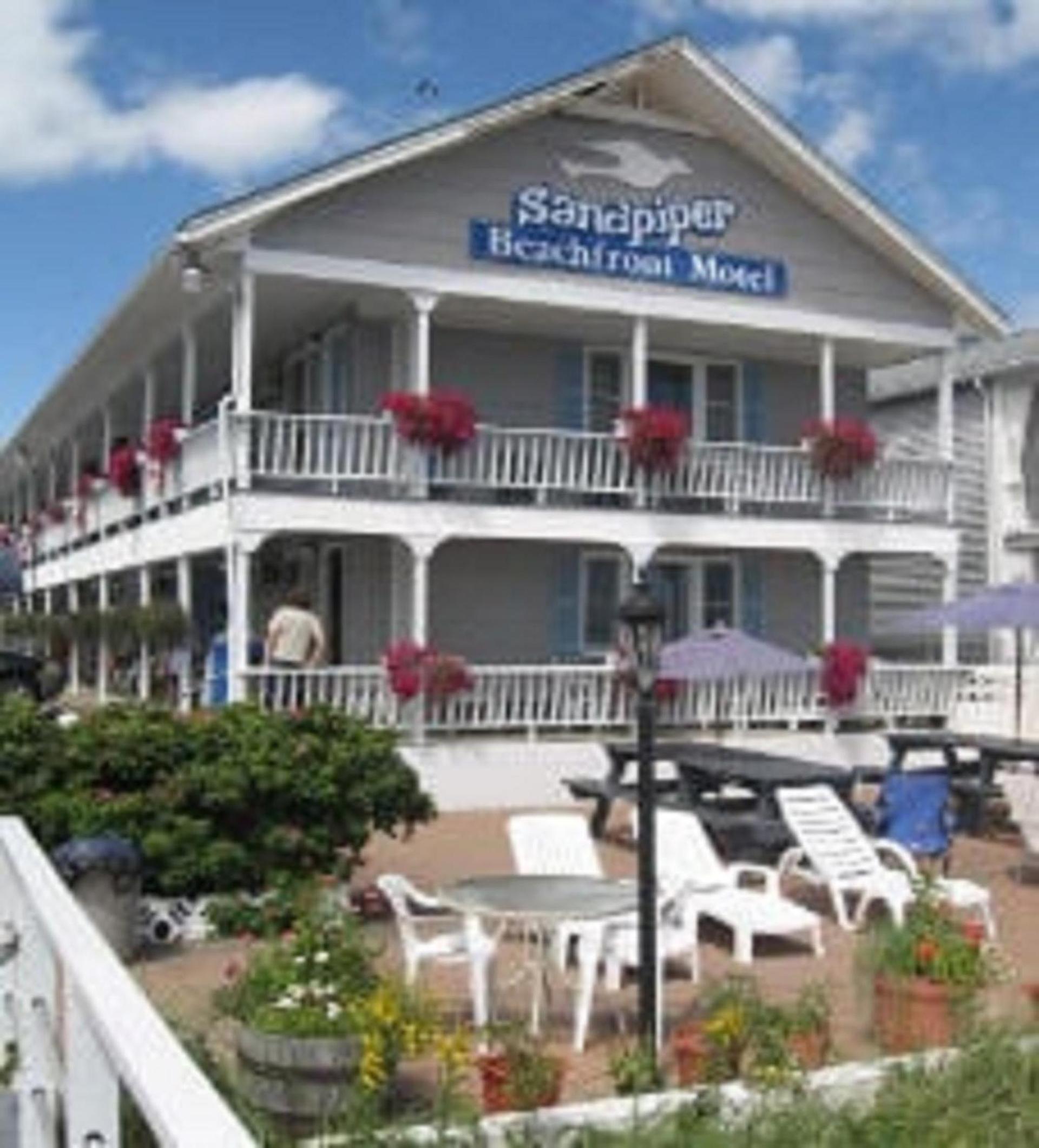 Sandpiper Beachfront Motel photo 20