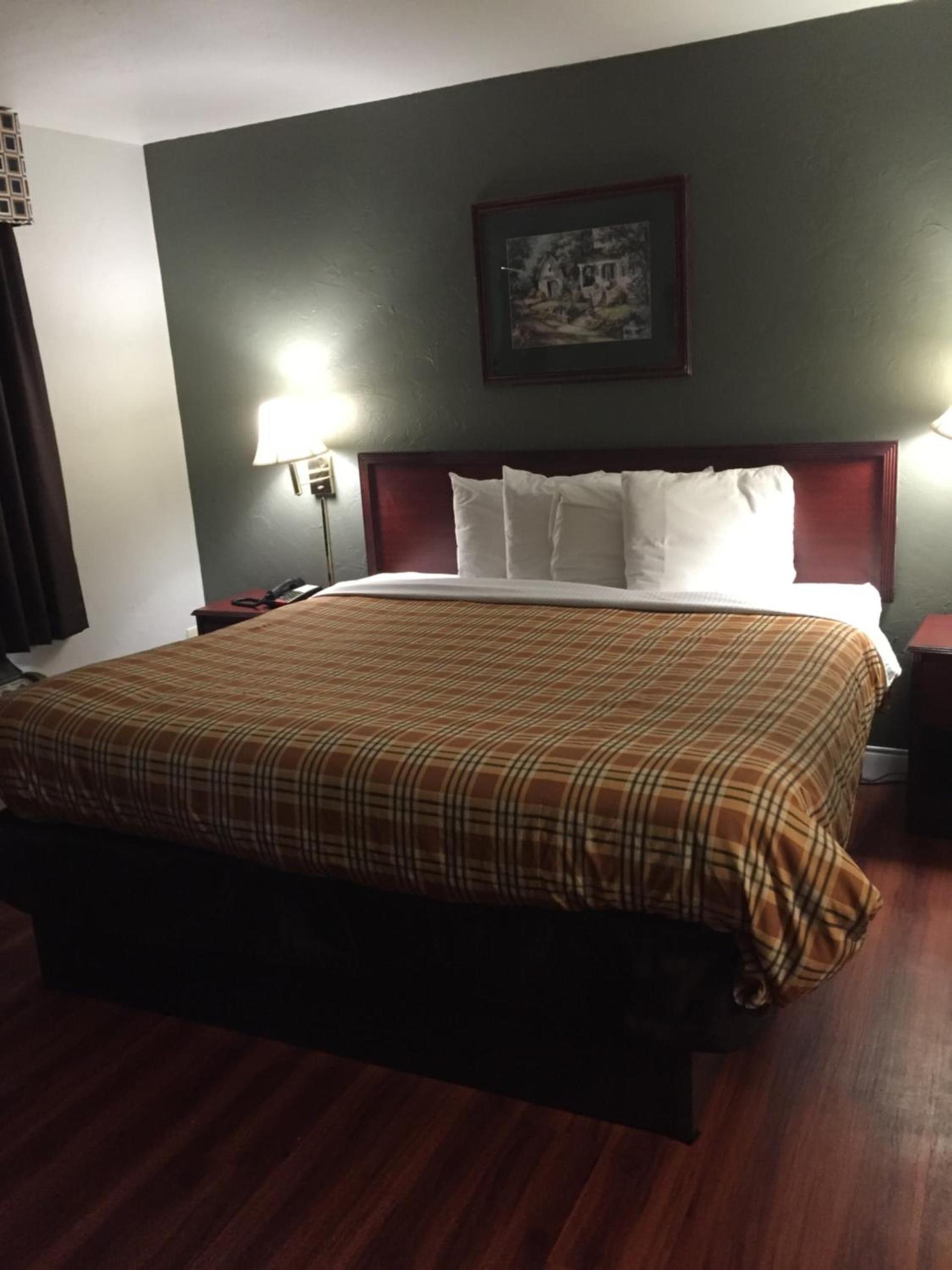Americas Best Value Inn-Norman photo 11