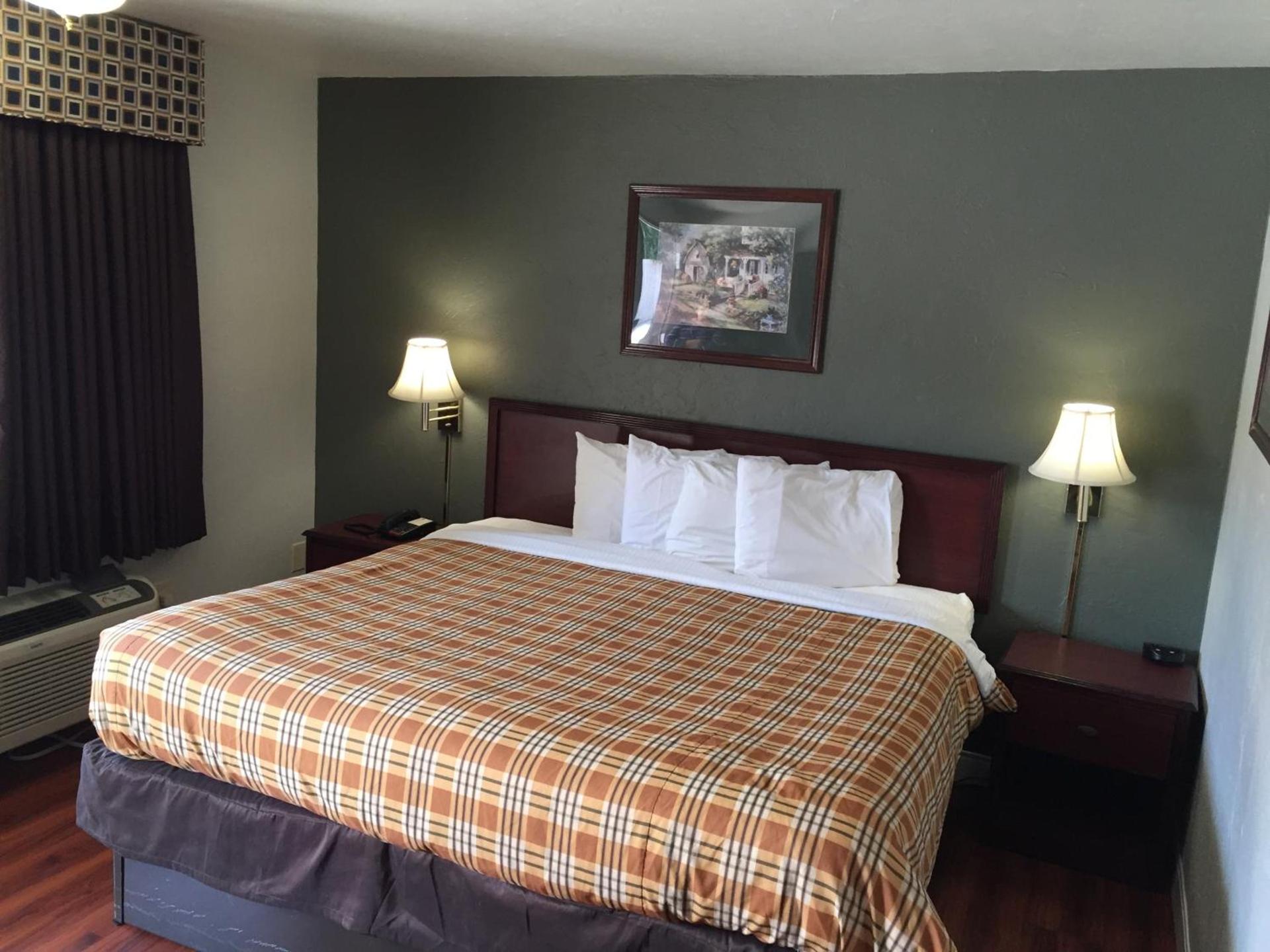 Americas Best Value Inn-Norman photo 10