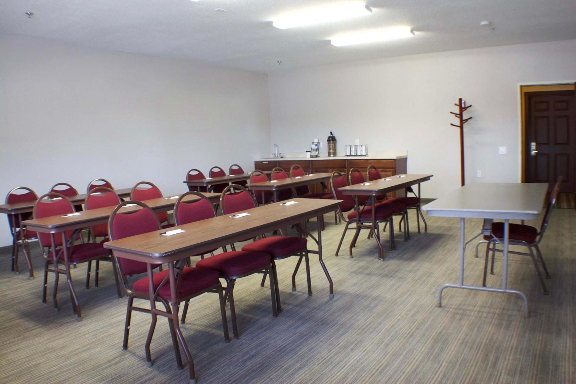 Country Inn & Suites by Radisson, Appleton Airport - Fox River Mall Area photo 44