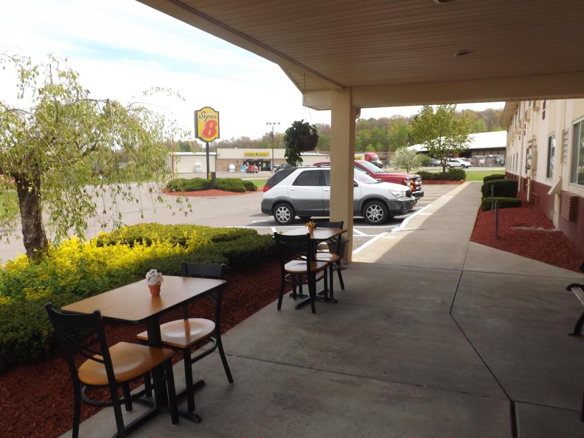 Super 8 by Wyndham Sidney NY photo 3
