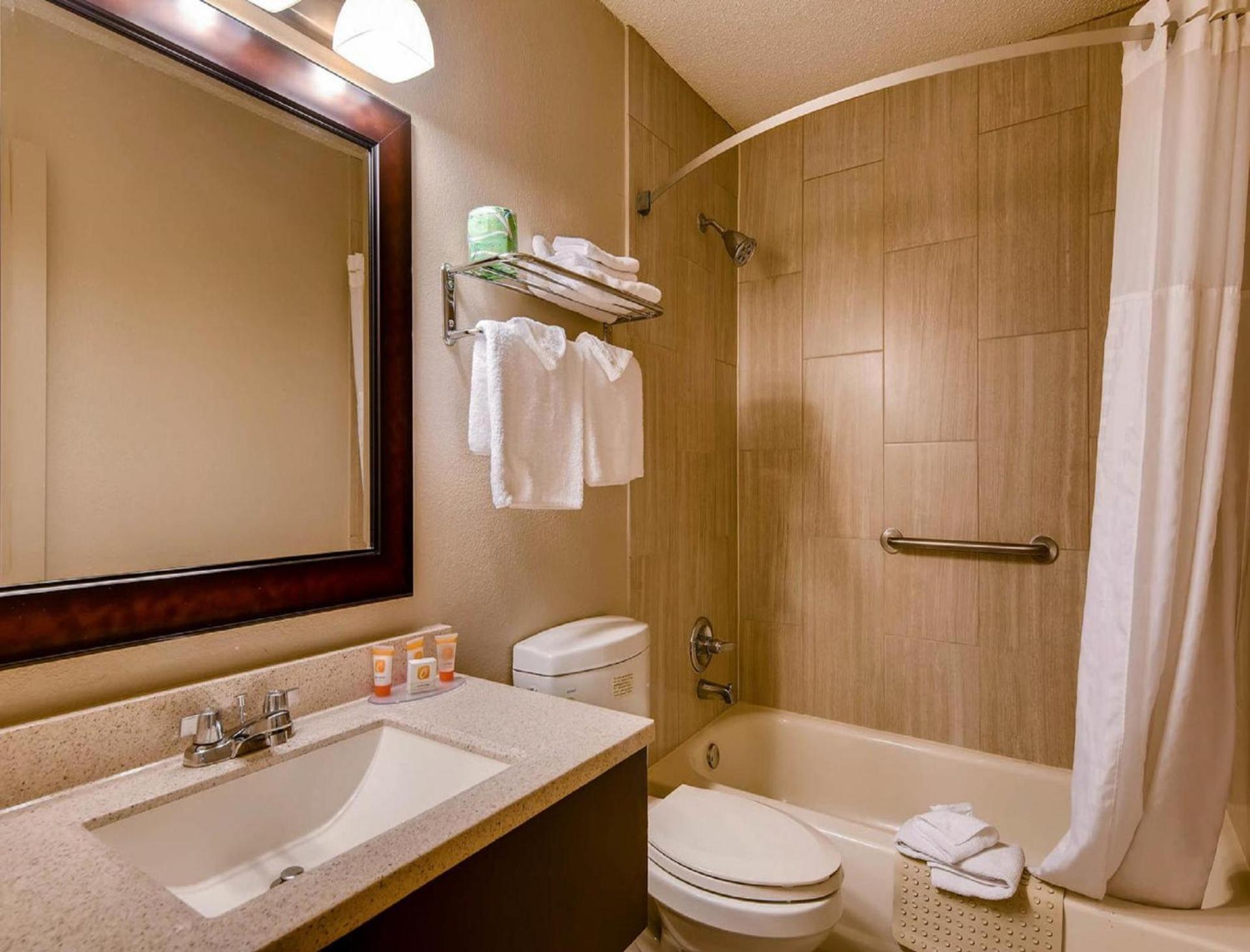 Orangewood Inn and Suites Midtown photo 50