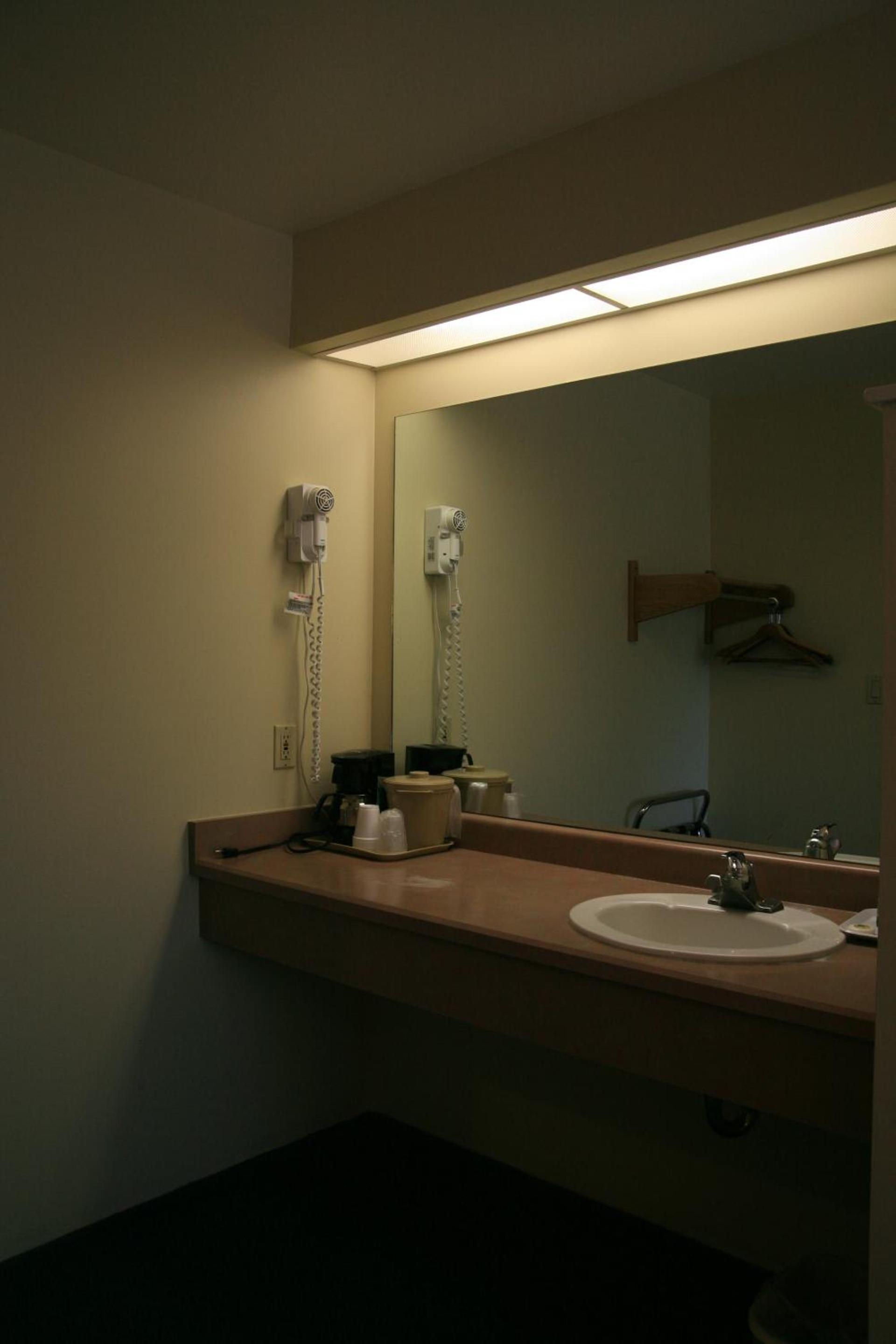 Econo Lodge Inn & Suites Montrose - Black Canyon Area photo 27