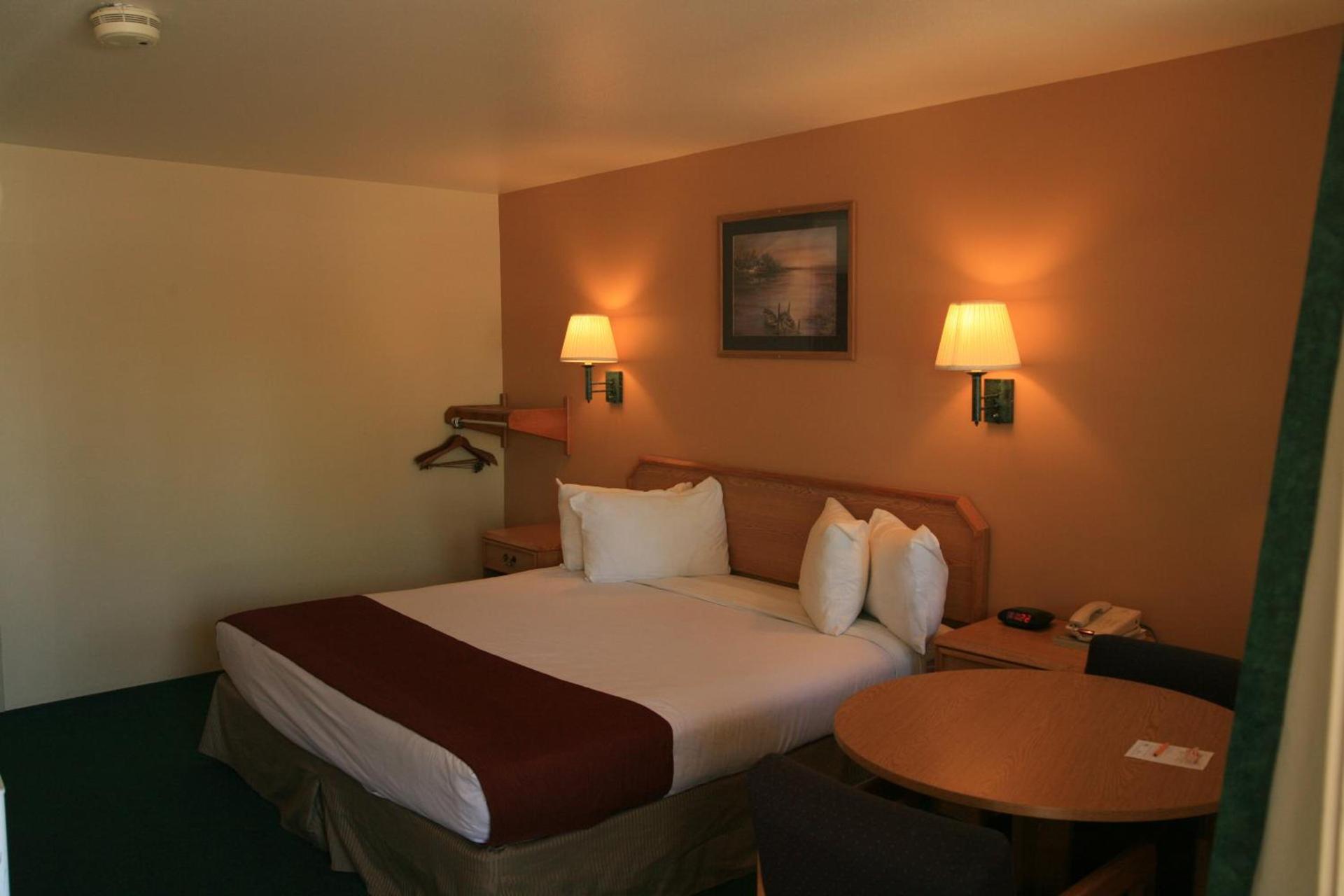 Econo Lodge Inn & Suites Montrose - Black Canyon Area photo 25