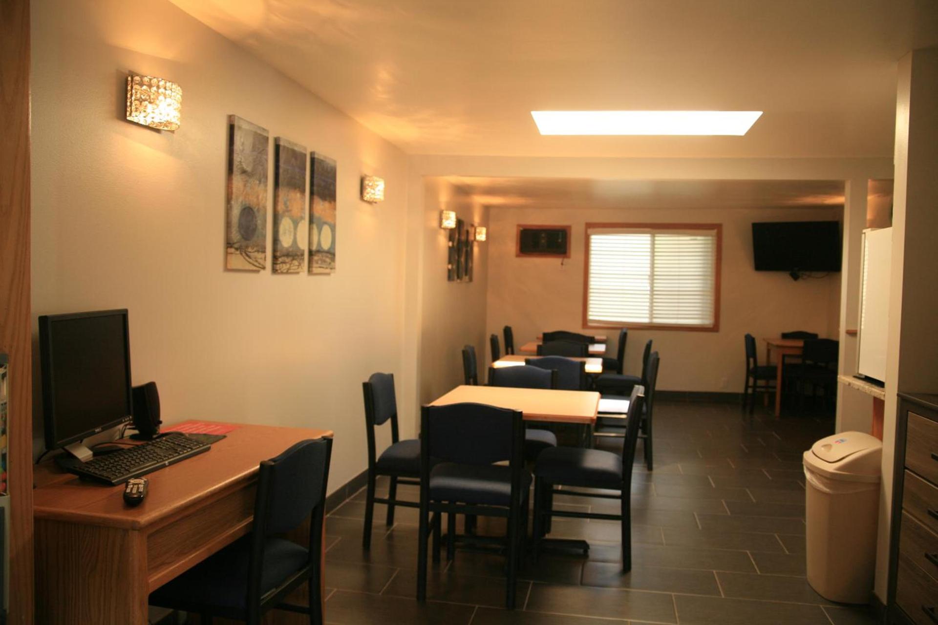 Econo Lodge Inn & Suites Montrose - Black Canyon Area photo 20