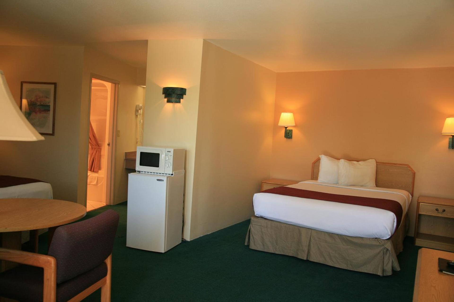 Econo Lodge Inn & Suites Montrose - Black Canyon Area photo 17