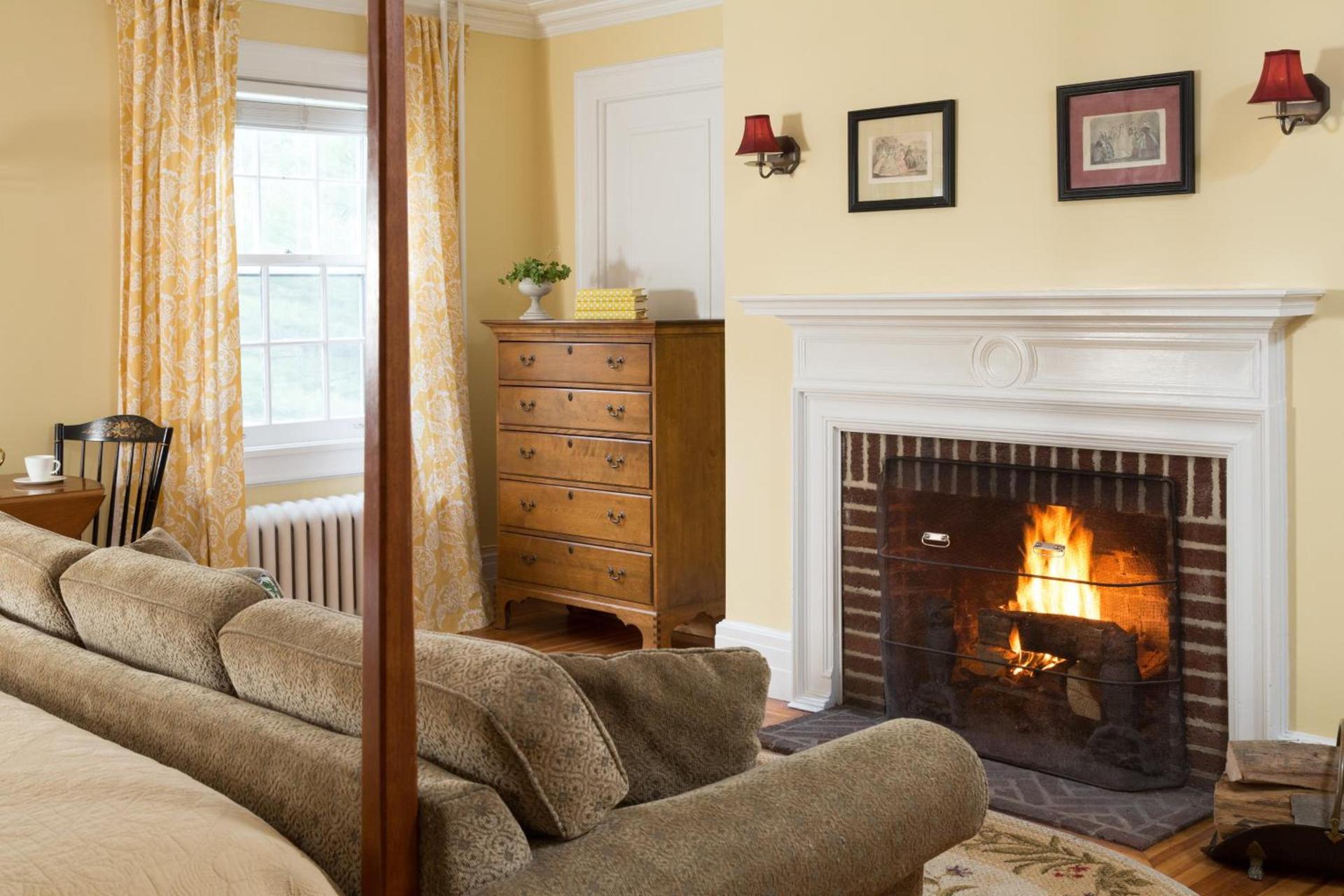 Four Chimneys Inn photo 62