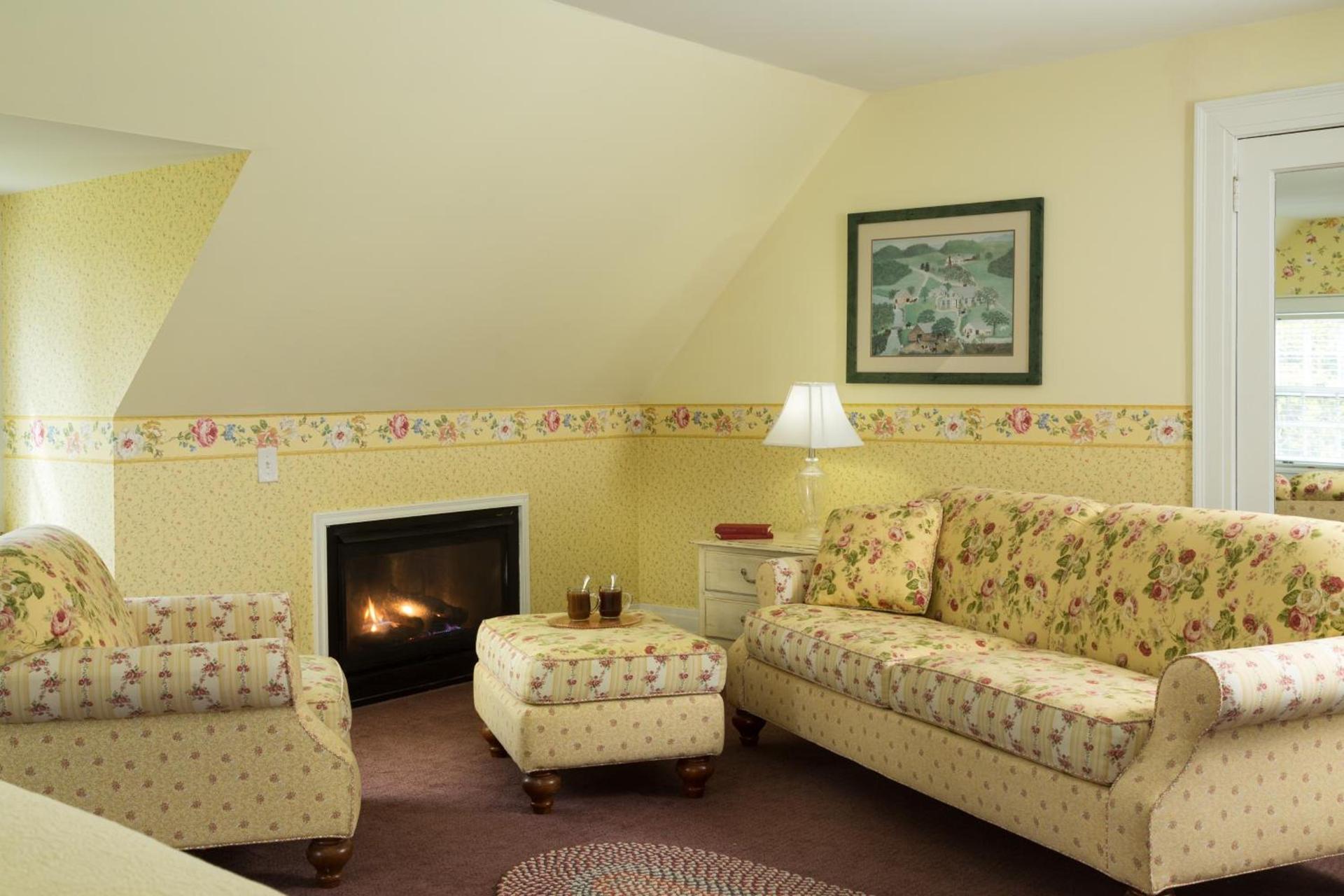 Four Chimneys Inn photo 25