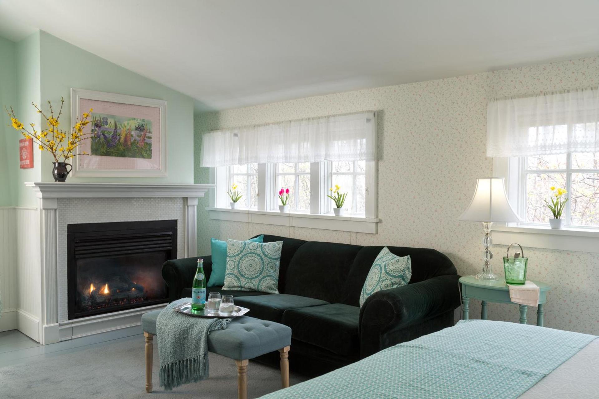 Four Chimneys Inn photo 21