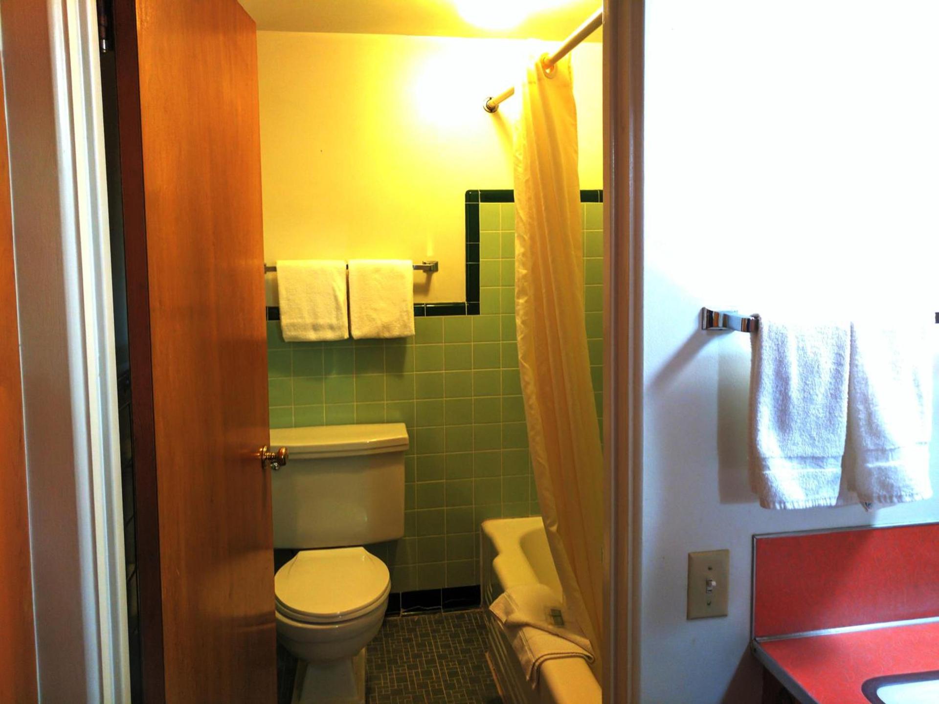 Prospector Motor Lodge photo 10