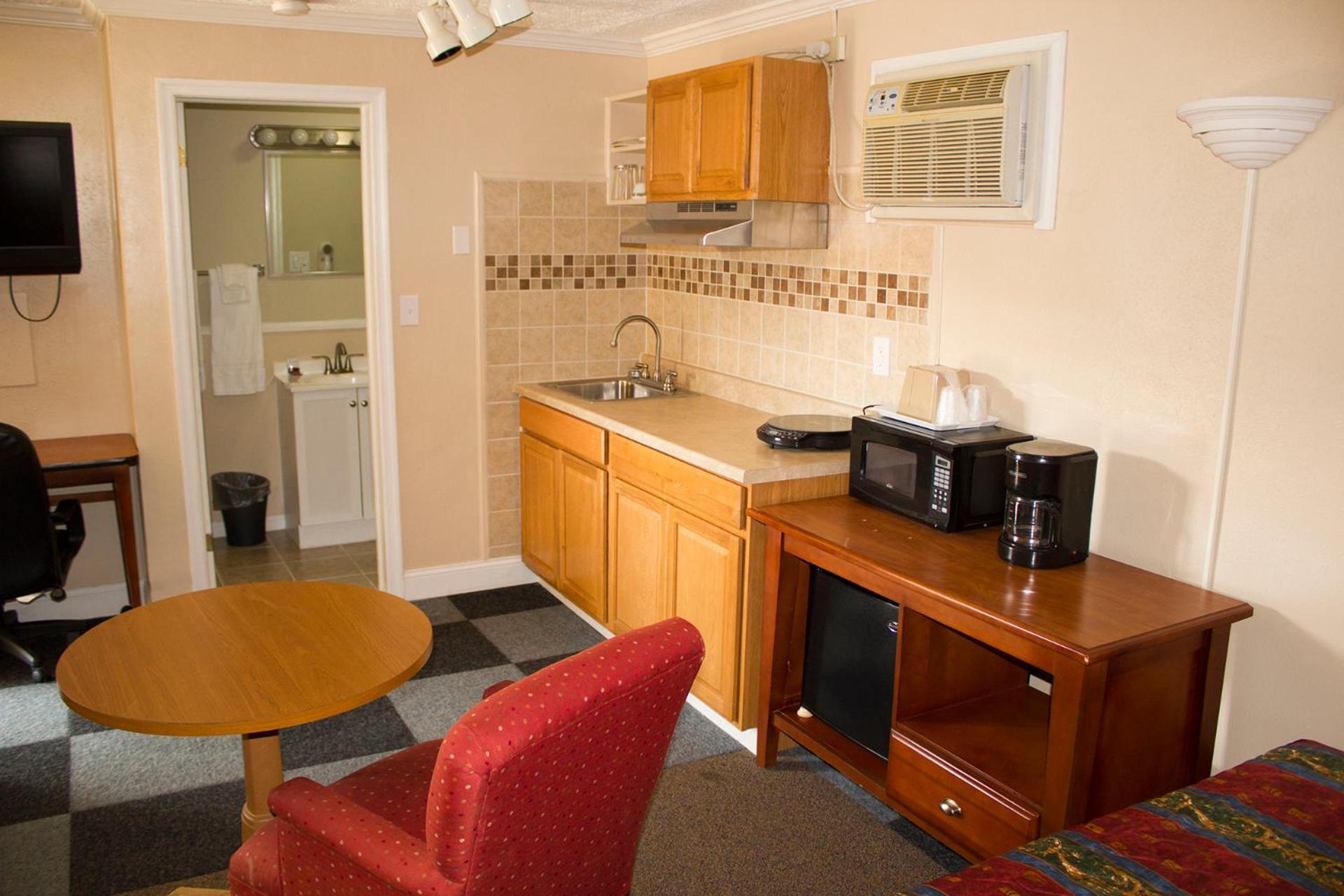 Budget Inn photo 4
