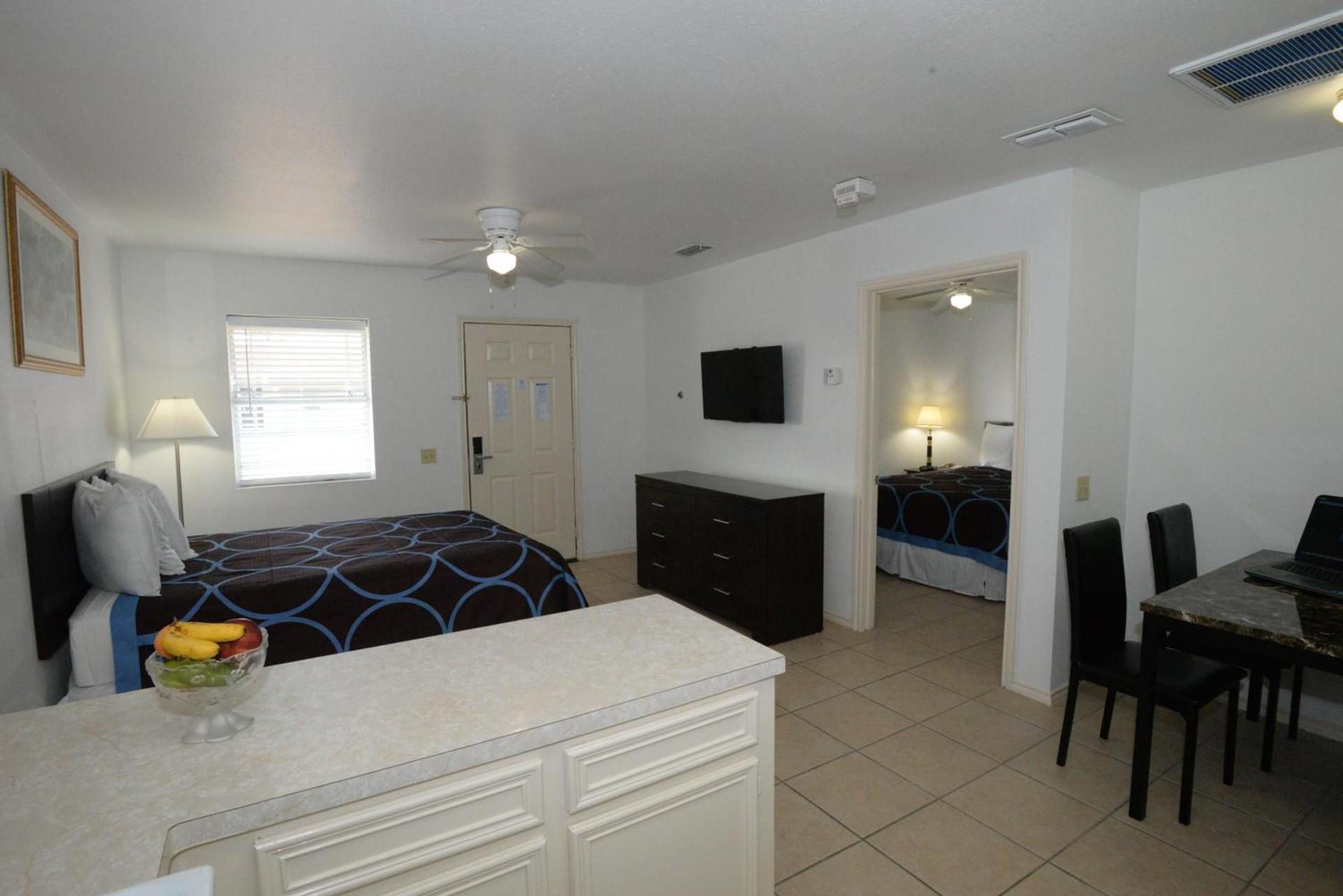 Port Isla Inn photo 31