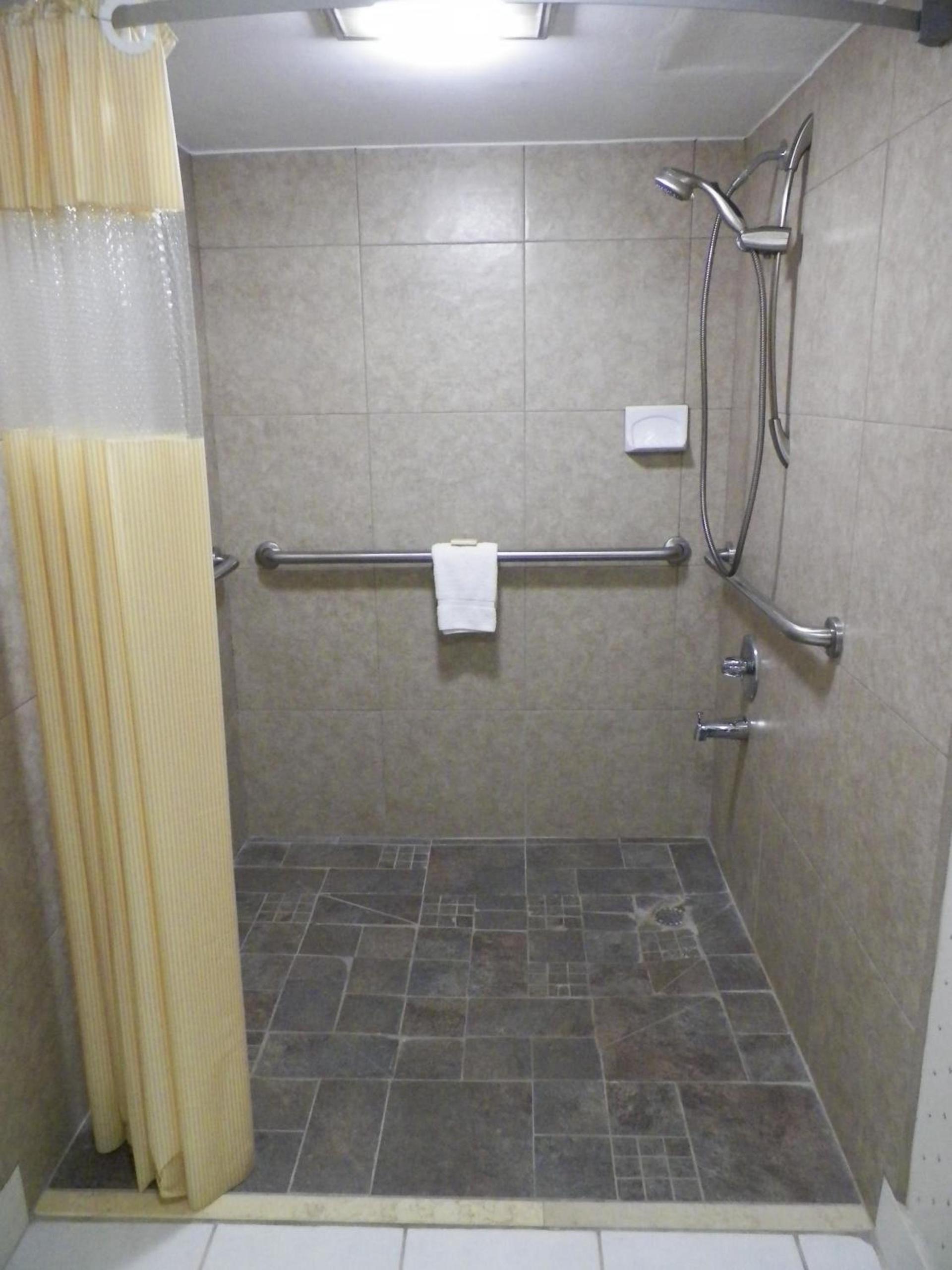 Days Inn by Wyndham Raleigh Midtown photo 17