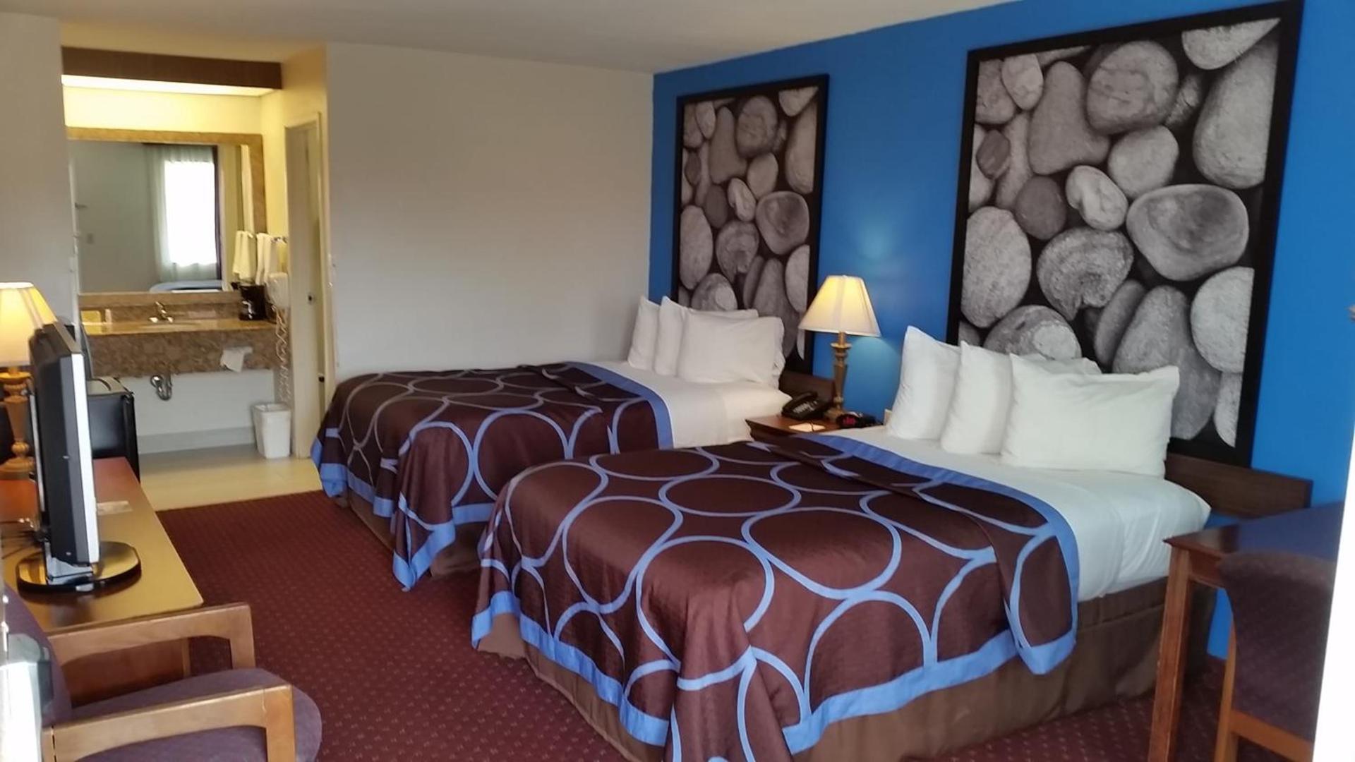 Super 8 by Wyndham McGehee photo 15