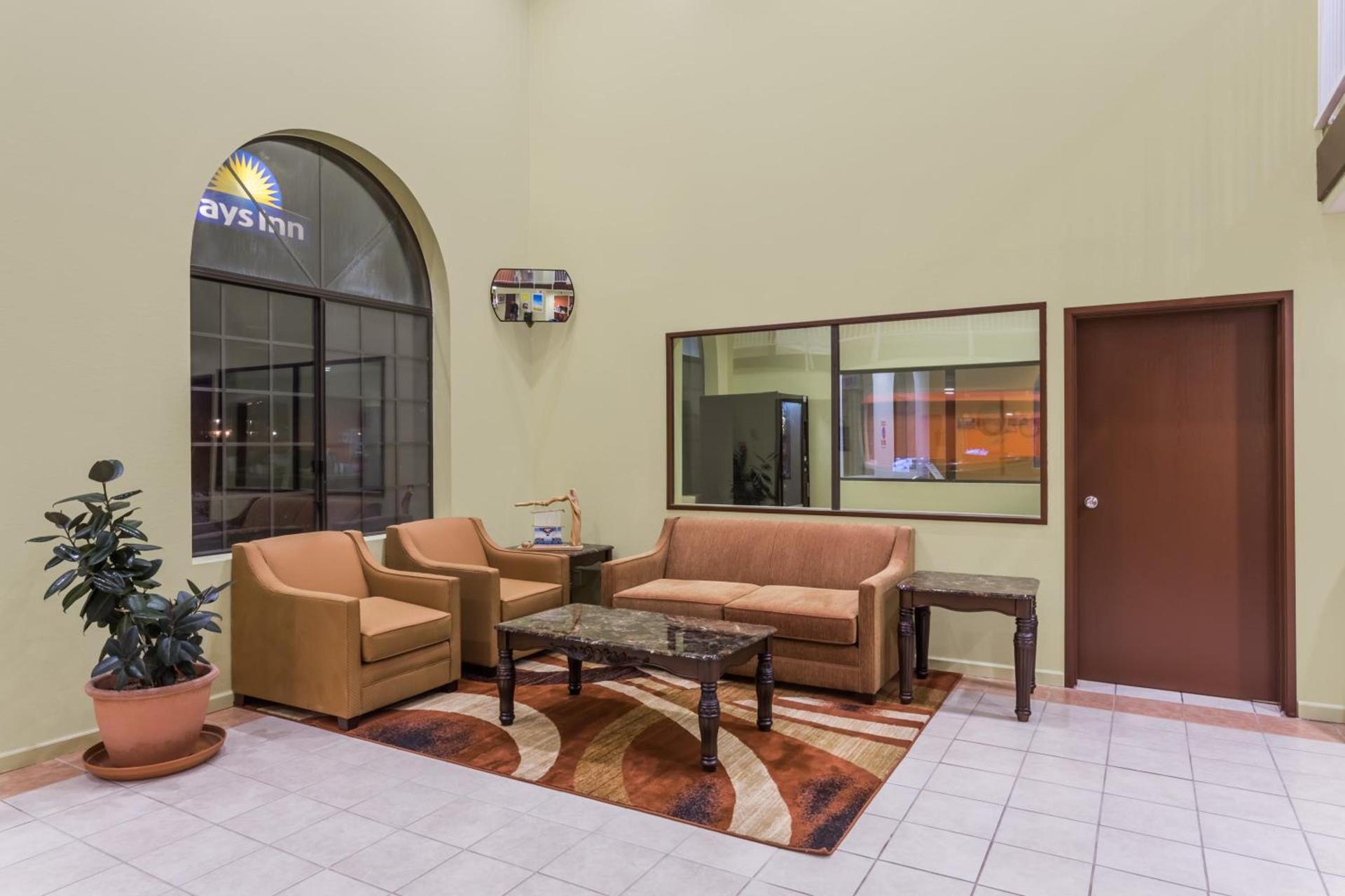 Days Inn by Wyndham Holbrook photo 33