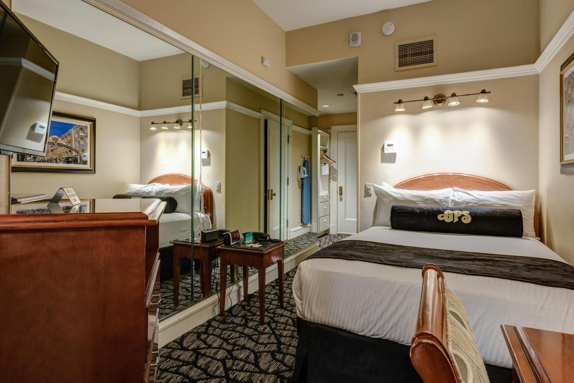 Gaslamp Plaza Suites photo 59