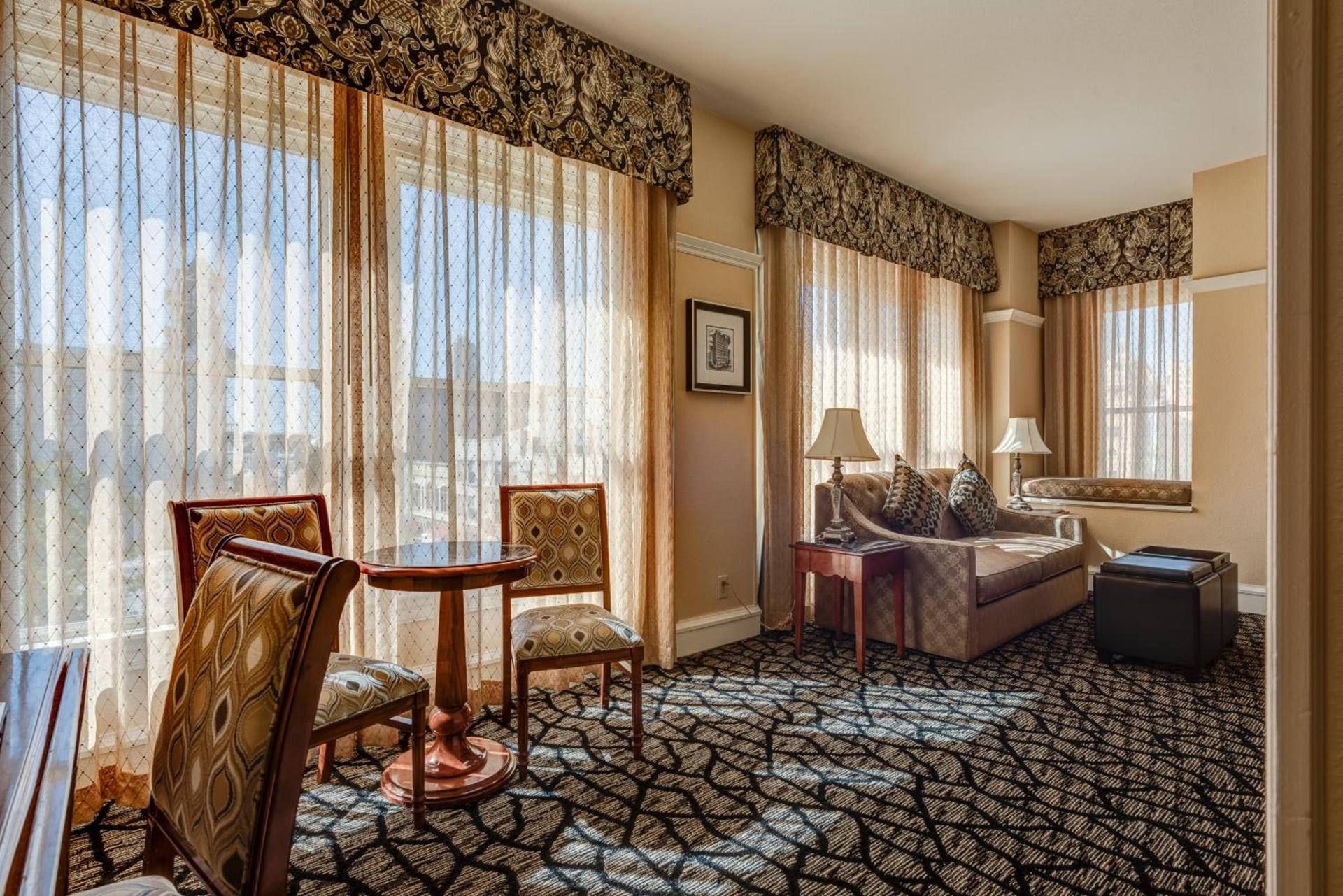 Gaslamp Plaza Suites photo 58