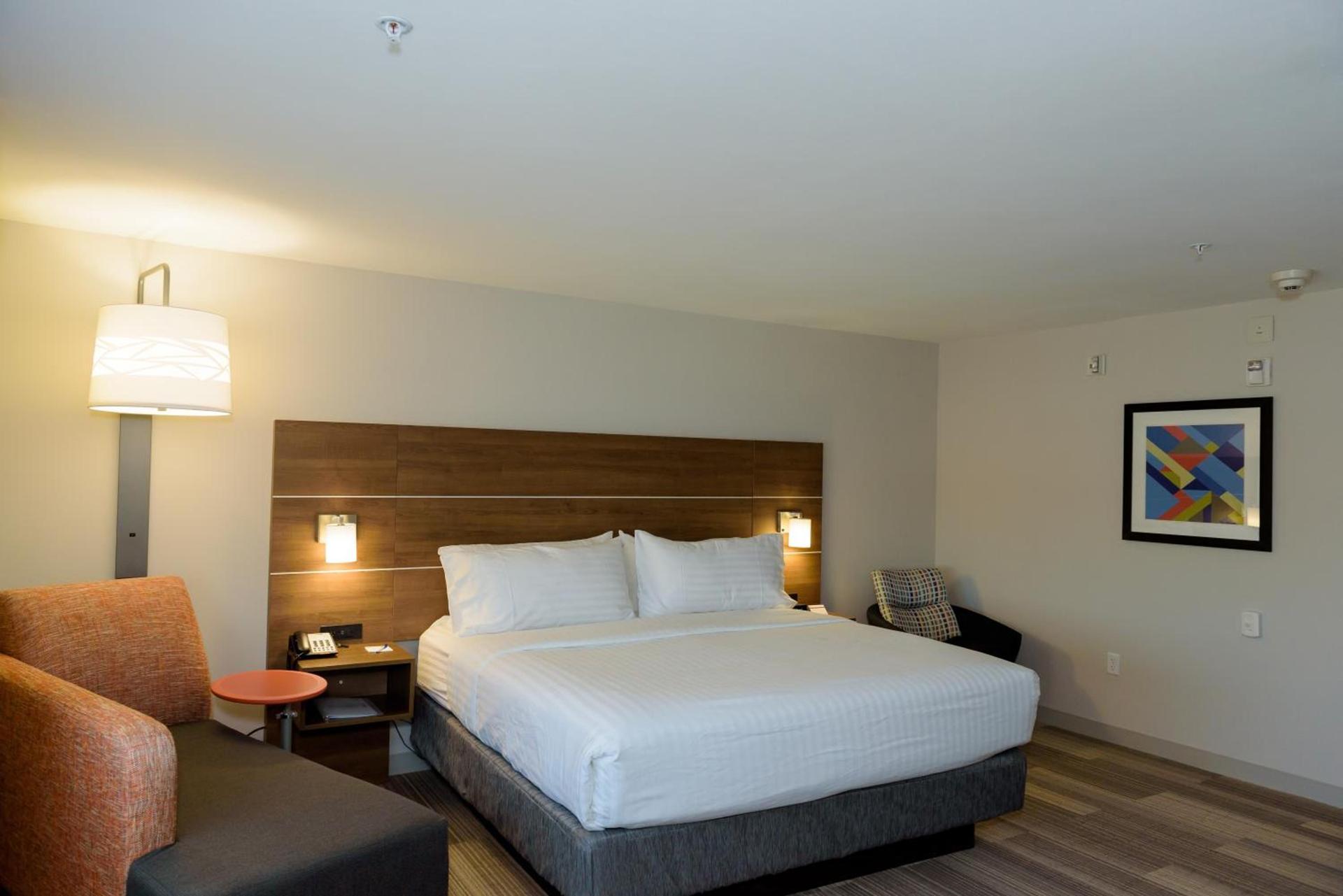 Holiday Inn Express & Suites McKinney - Frisco East by IHG photo 6