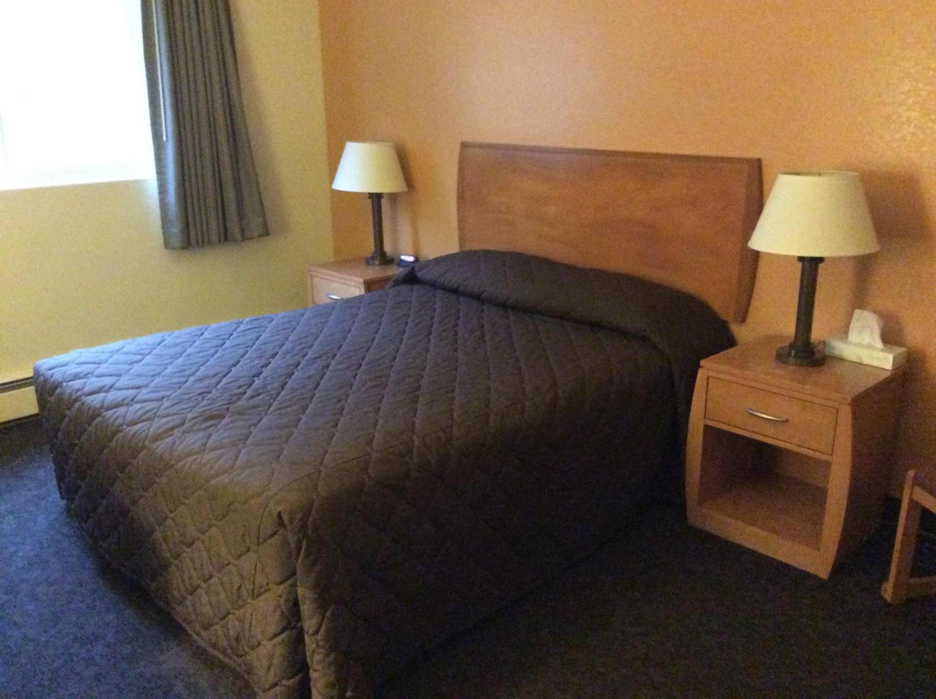 Shelikof Lodge photo 2