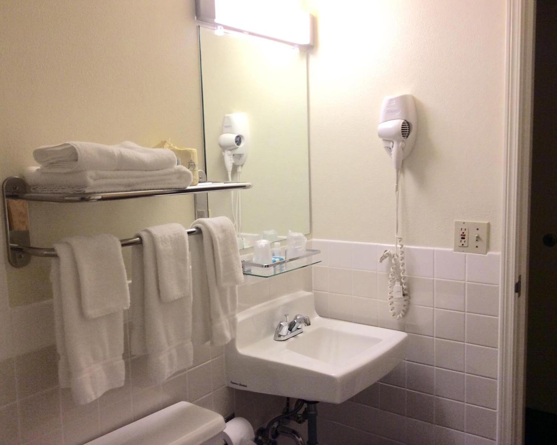Shelikof Lodge photo 33
