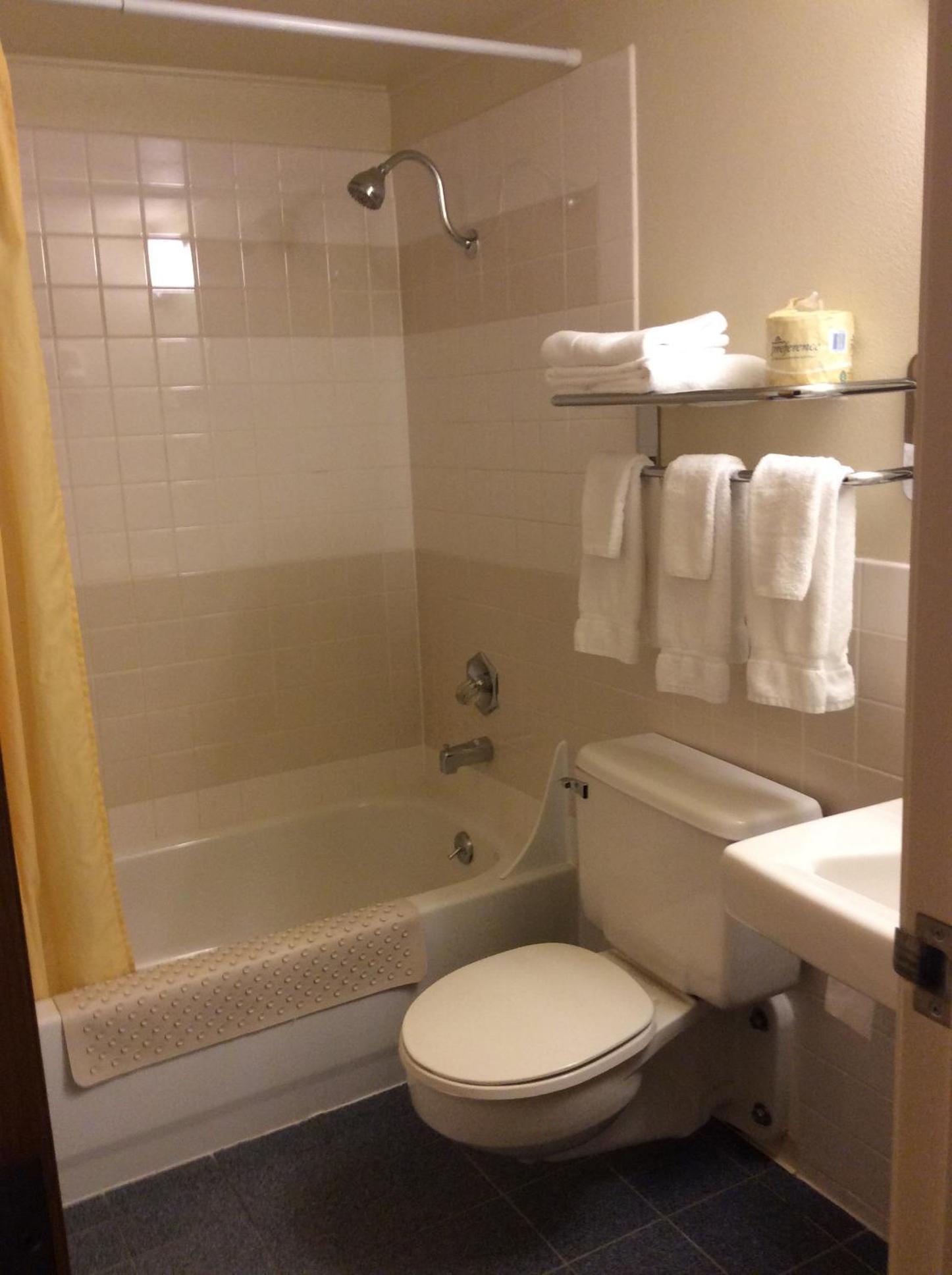 Shelikof Lodge photo 34