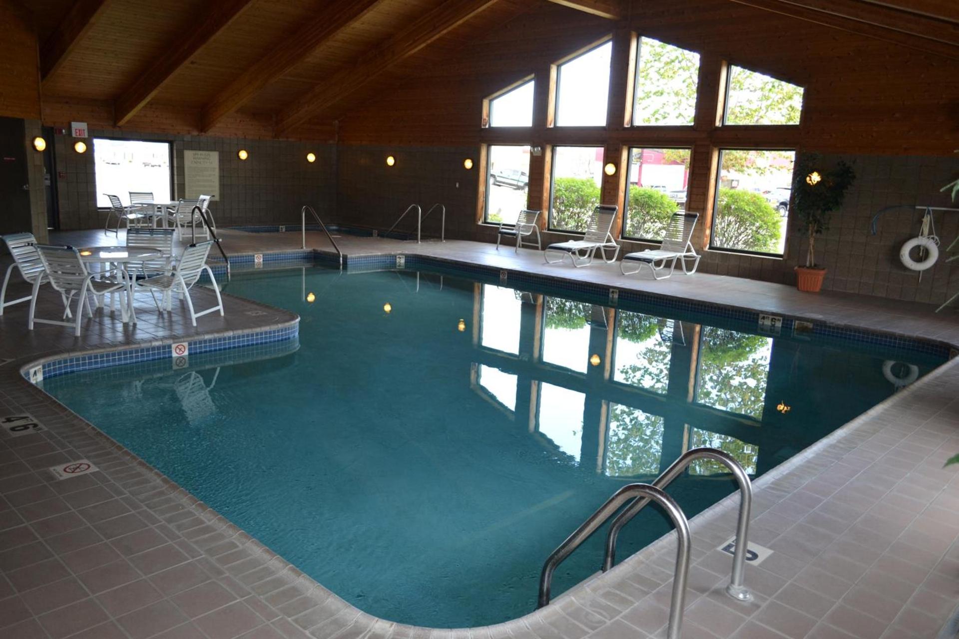 Cobblestone Hotel & Suites - Wisconsin Rapids photo 17