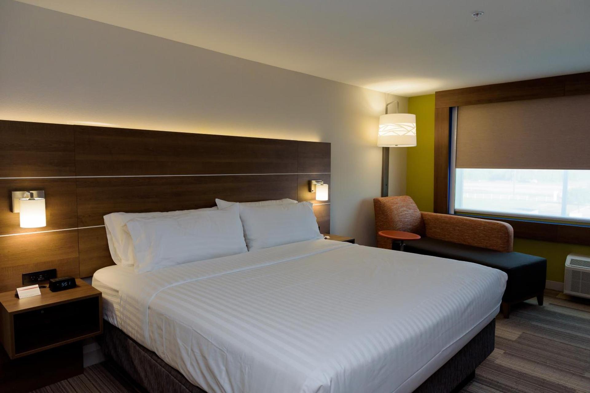 Holiday Inn Express & Suites McKinney - Frisco East by IHG photo 11