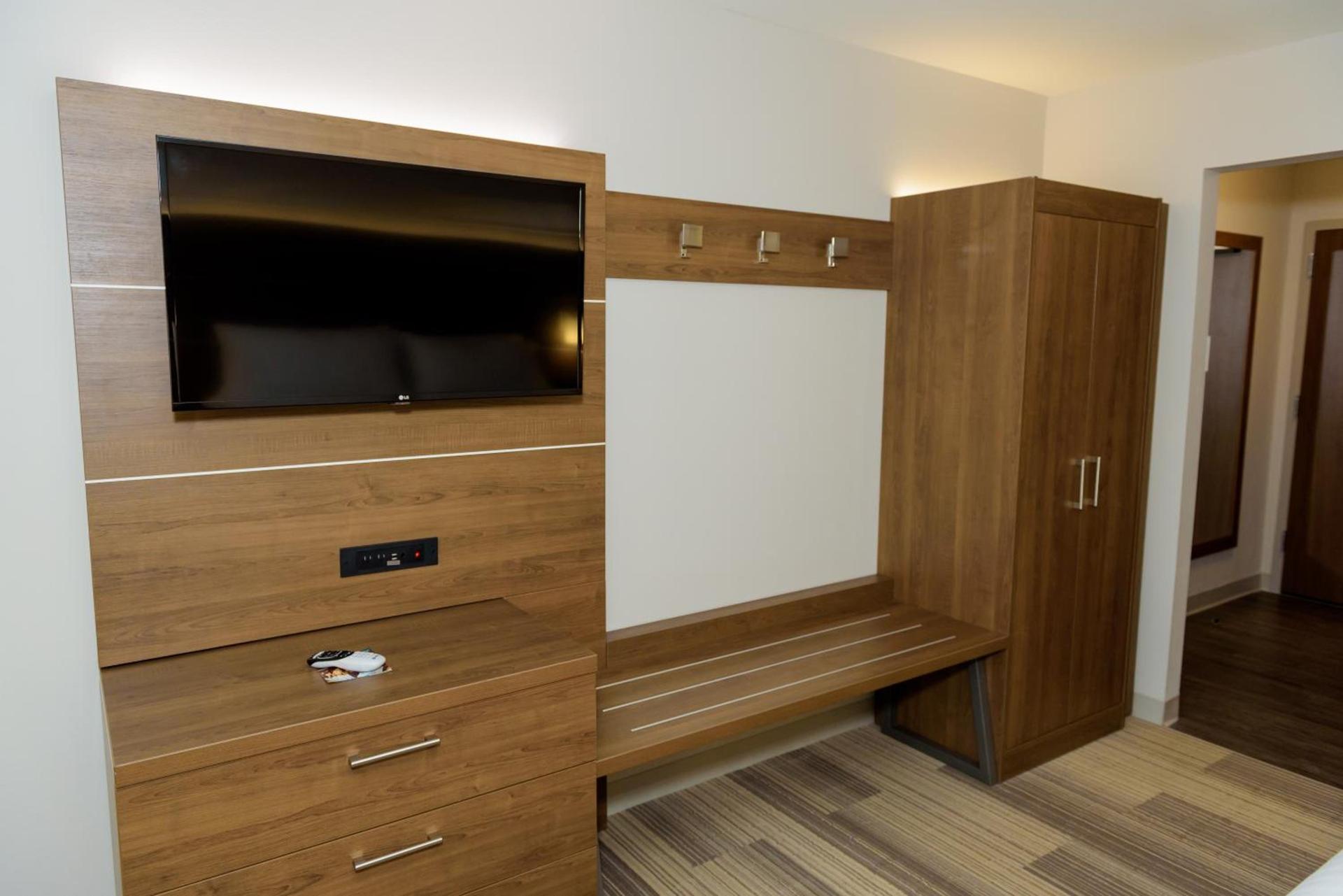 Holiday Inn Express & Suites McKinney - Frisco East by IHG photo 10