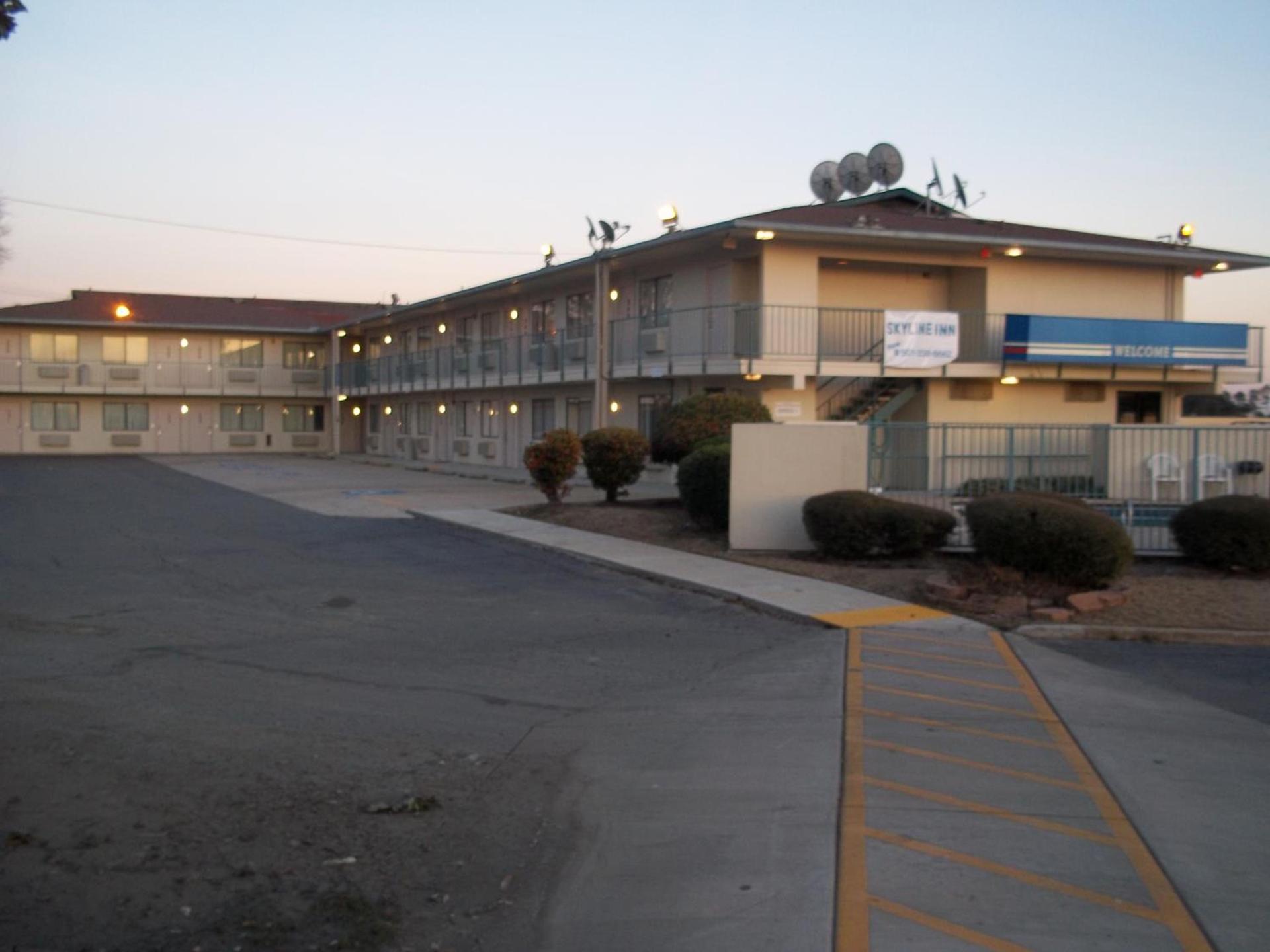 Skyline Inn photo 5