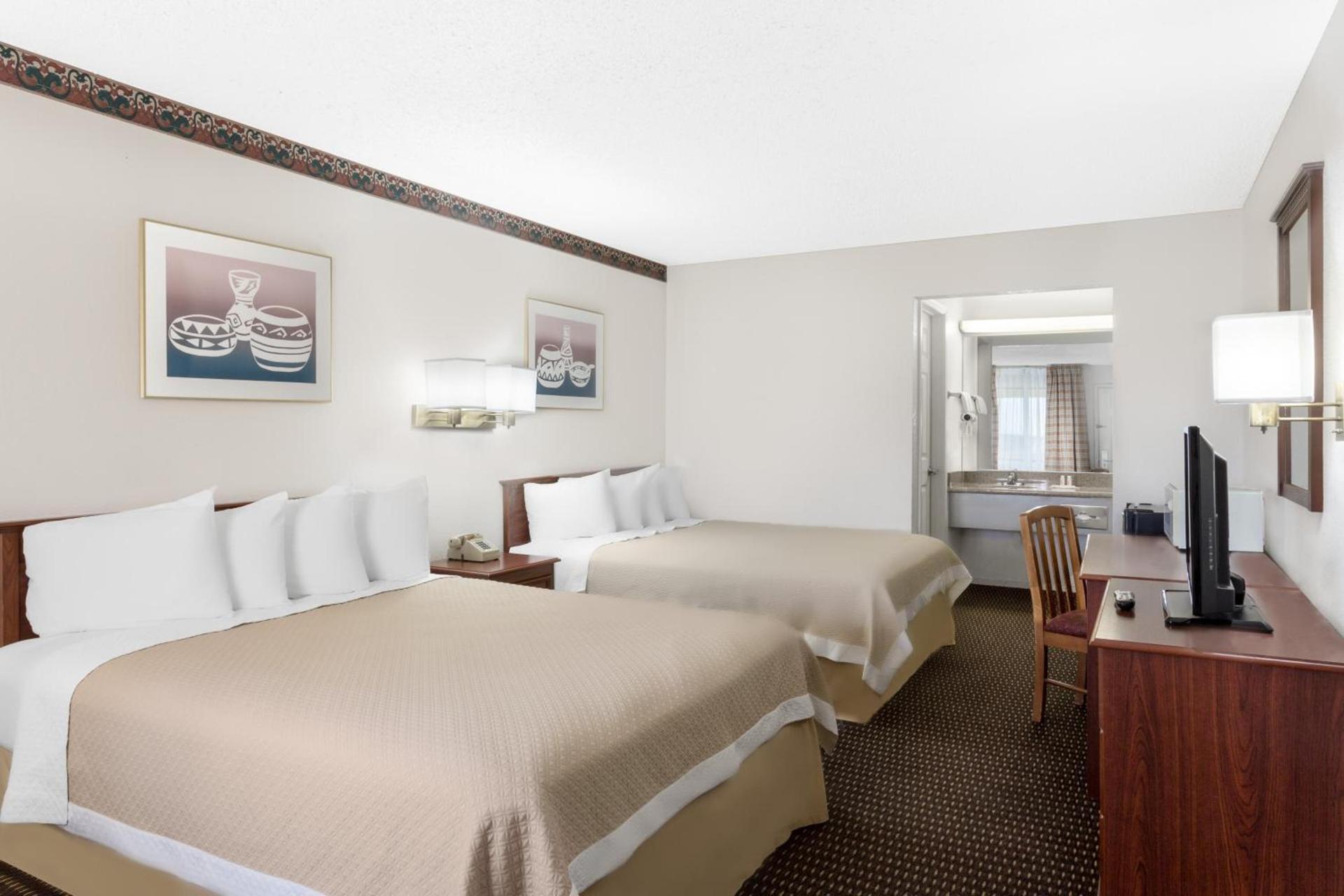 Days Inn by Wyndham Kingman West photo 21