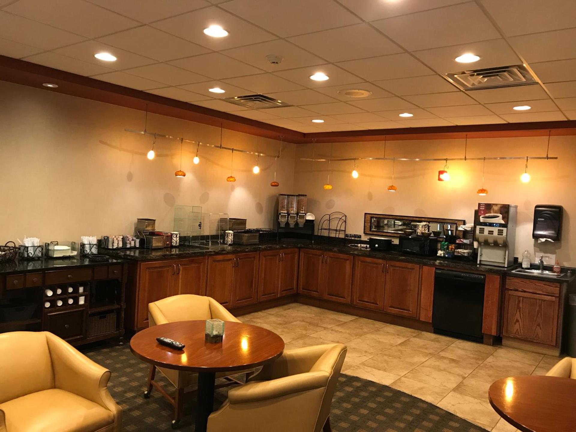 Norfolk Country Inn and Suites photo 8