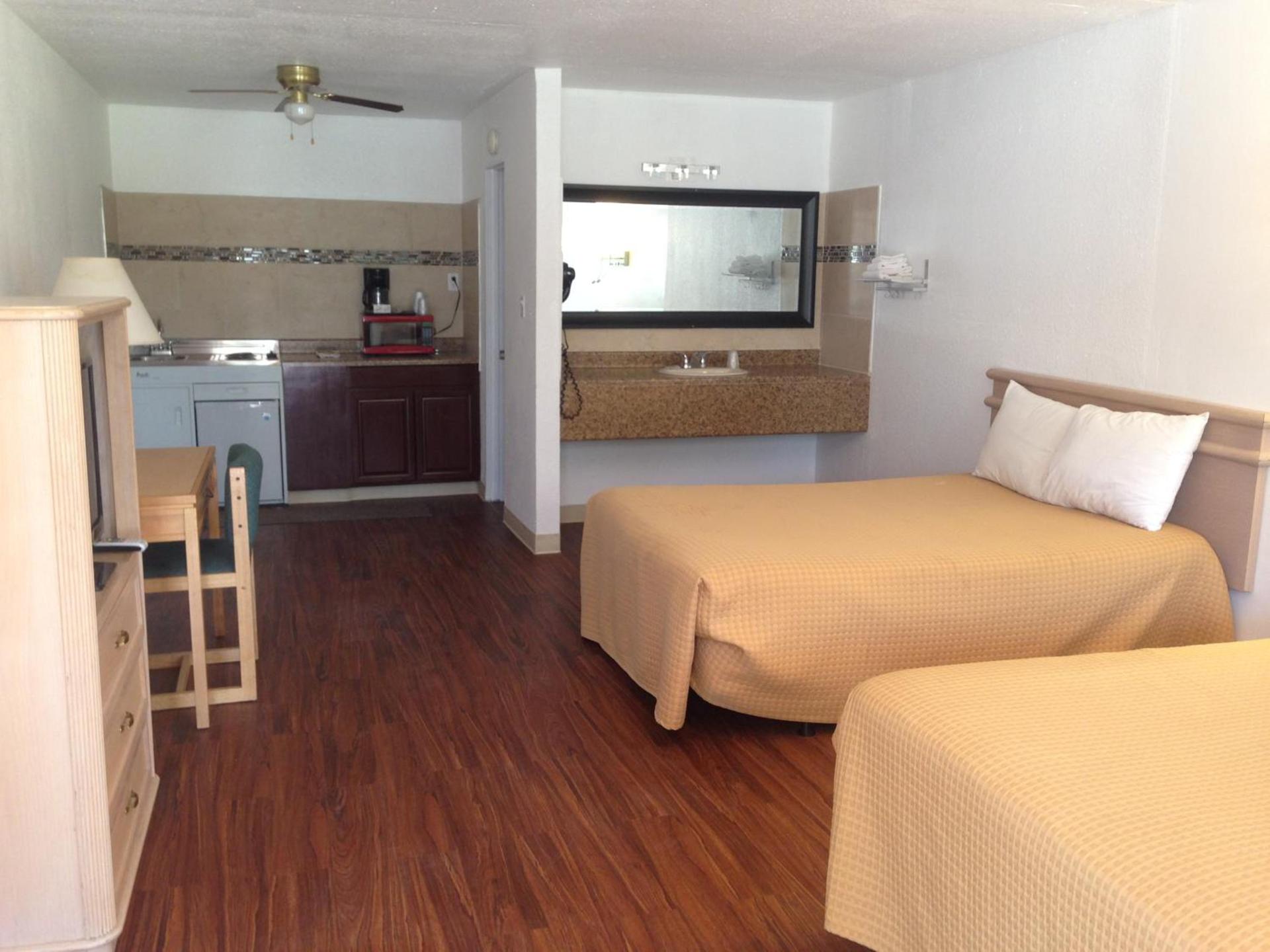 Mount-N-Lake Motel photo 27
