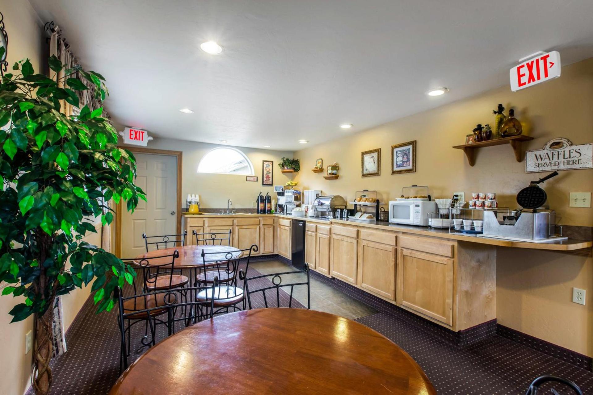 Rodeway Inn Gunnison - Crested Butte photo 3