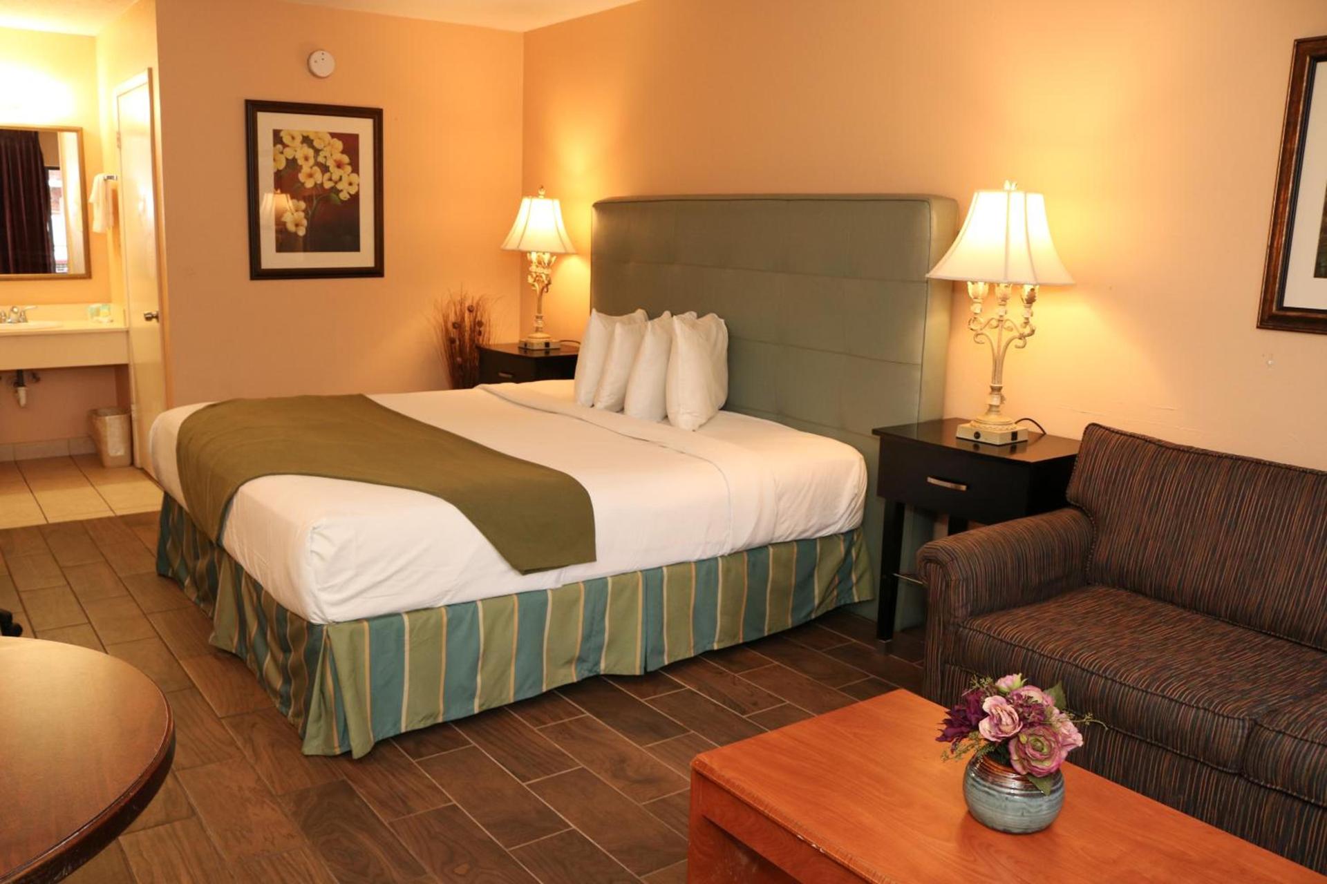 Shining Light Inn & Suites photo 14