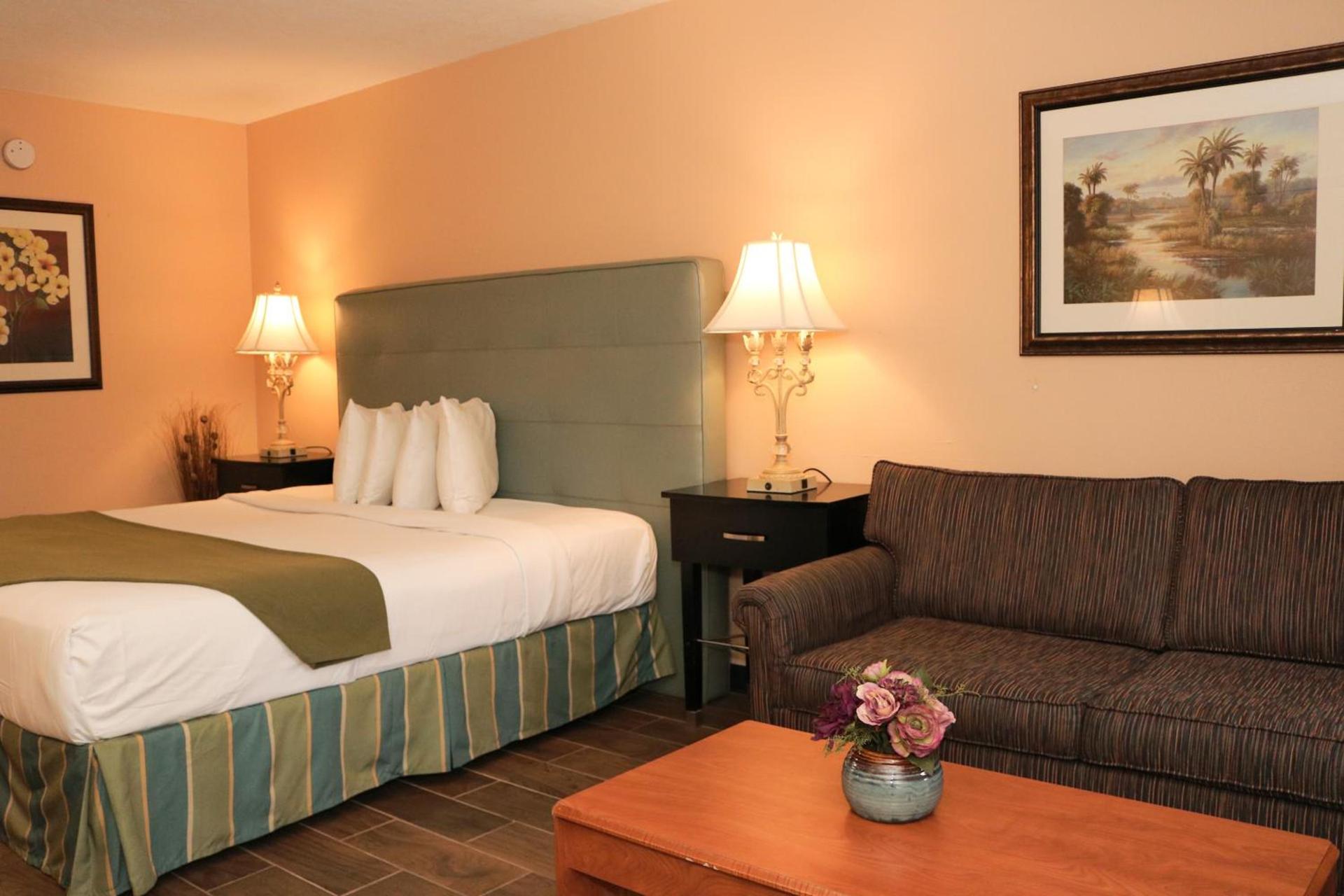 Shining Light Inn & Suites photo 13