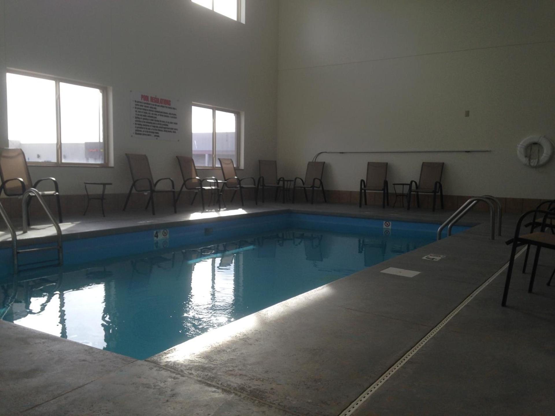 The Edgewood Hotel and Suites photo 31