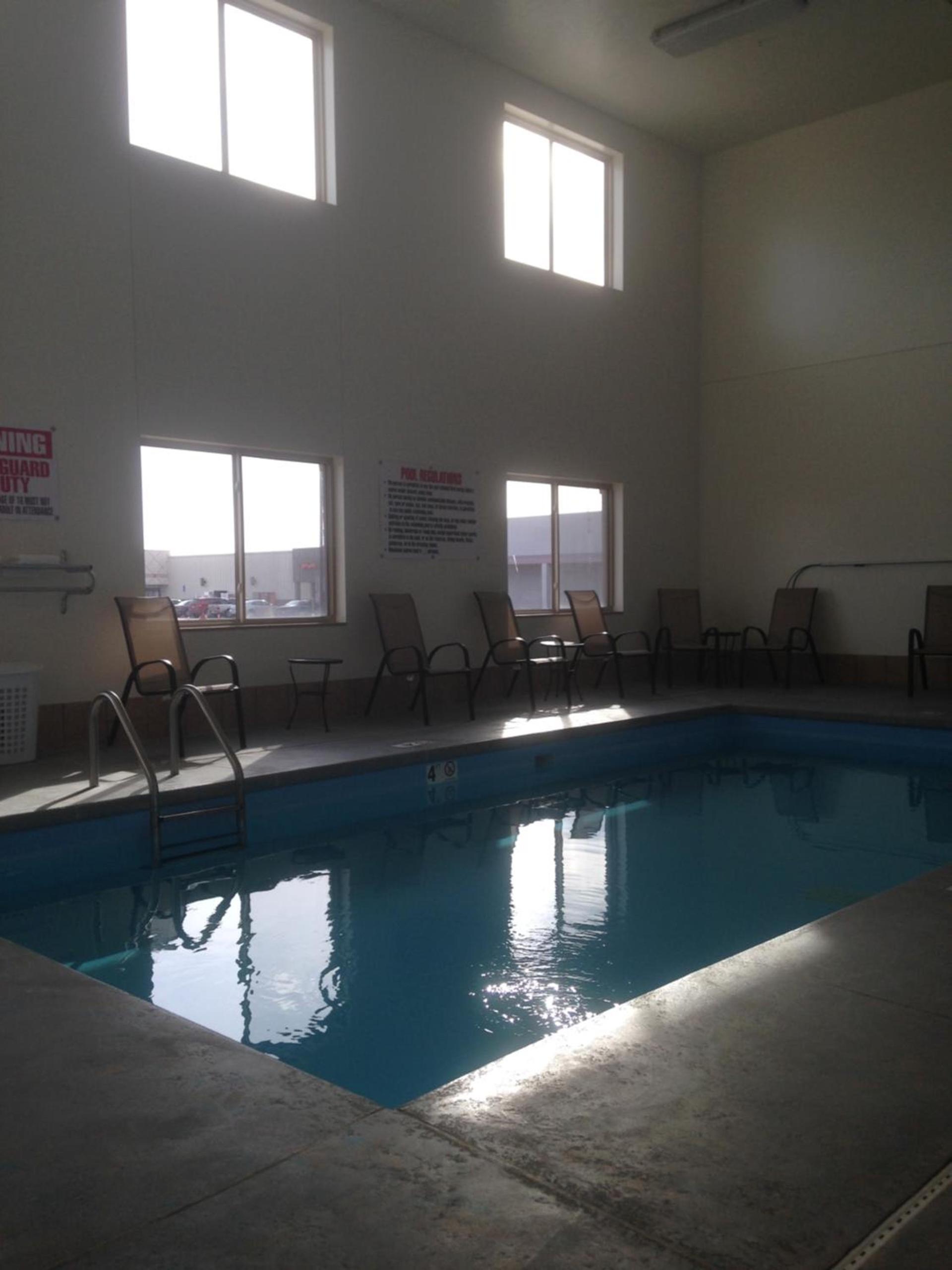 The Edgewood Hotel and Suites photo 33