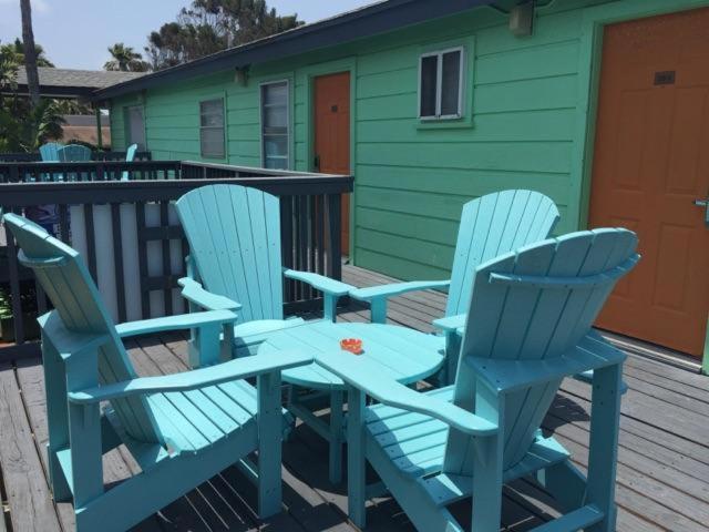Upper Deck Hotel and Bar - Adults Only photo 18