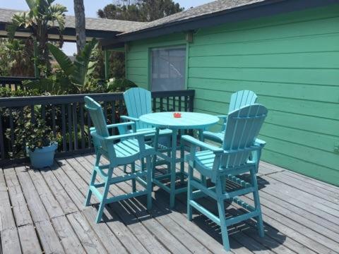 Upper Deck Hotel and Bar - Adults Only photo 17
