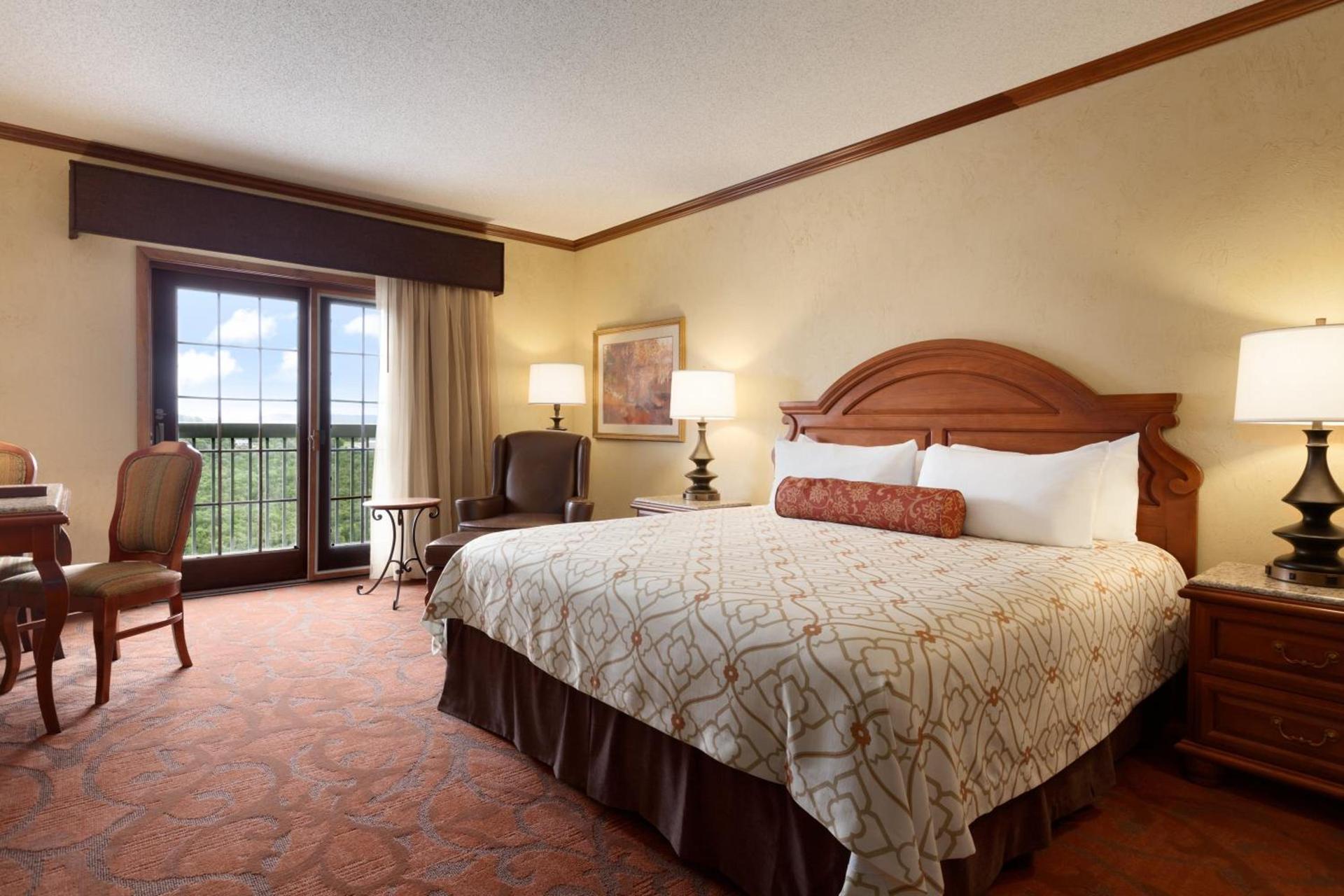 Chateau on the Lake Resort Spa and Convention Center photo 15