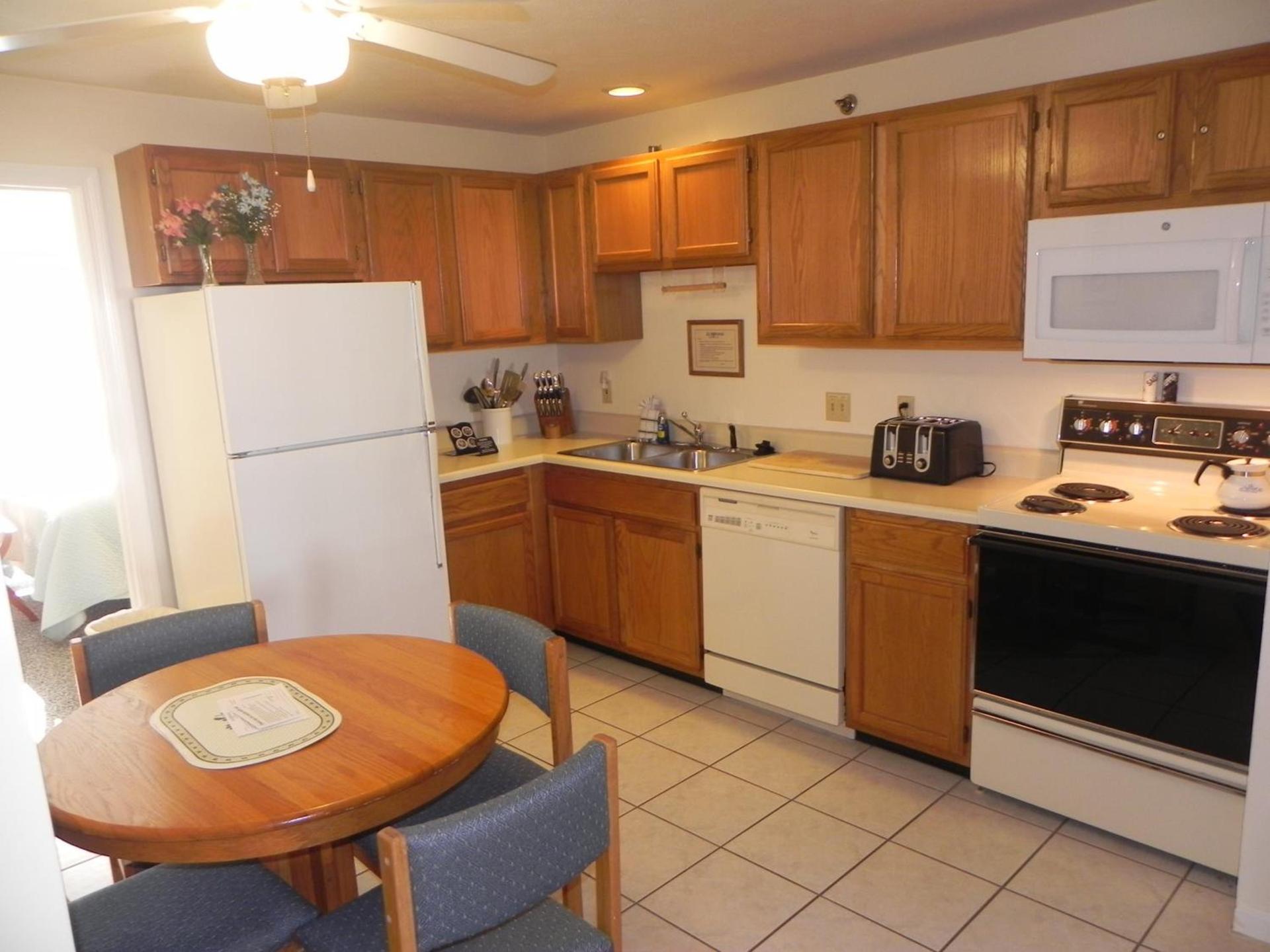 Elmwood Resort Hotel photo 26