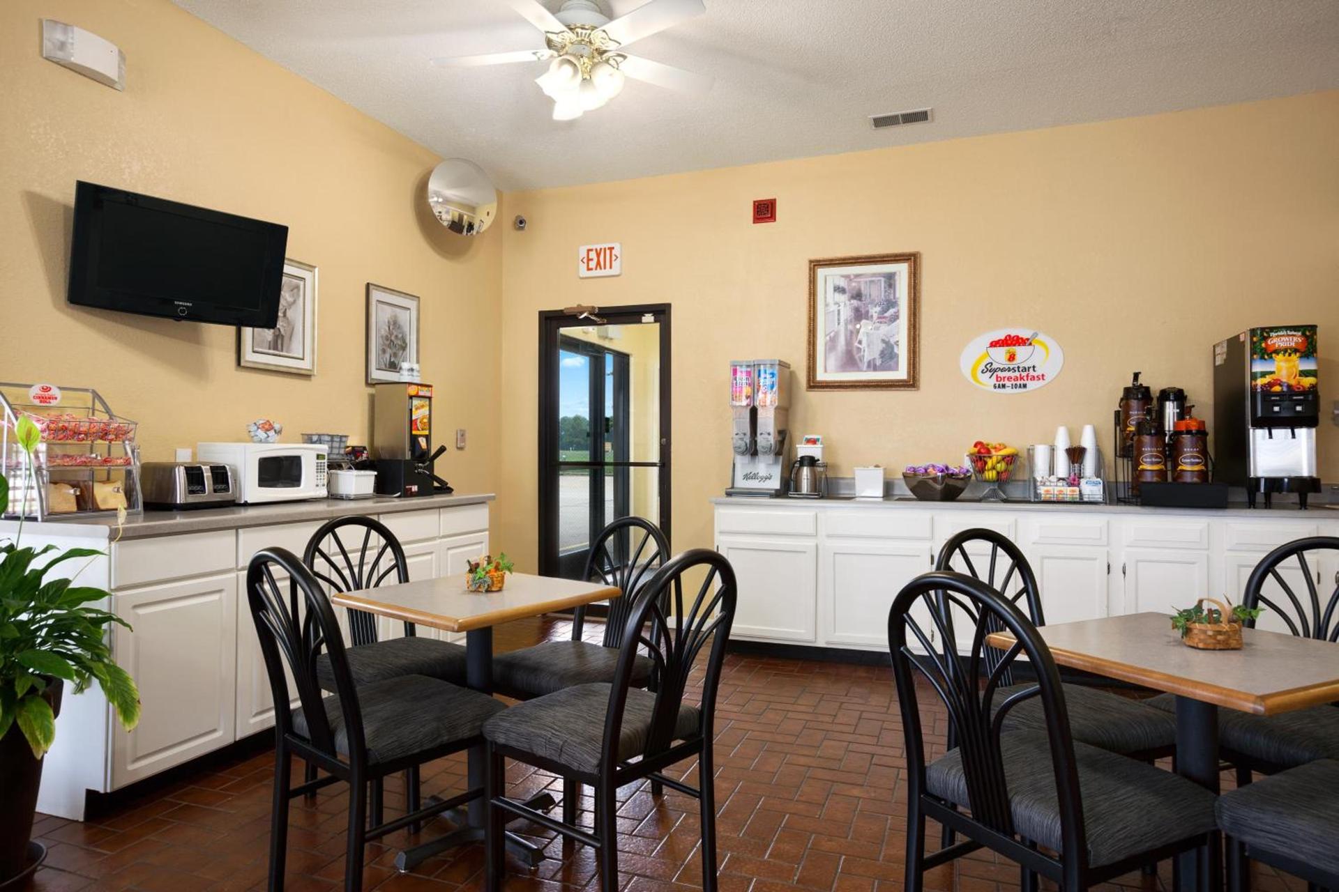 Super 8 by Wyndham Salem photo 28